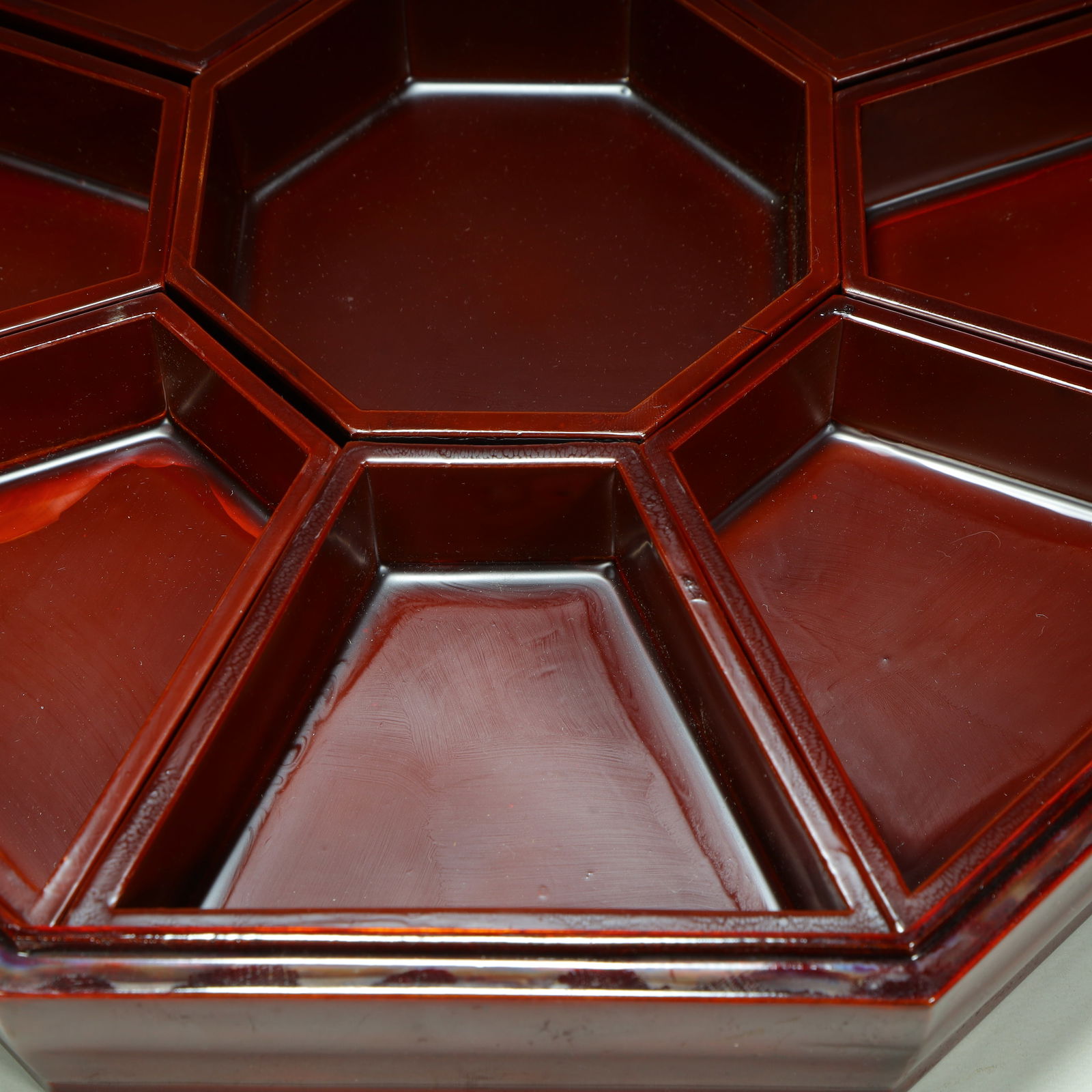 A lacquerware inlaid snail pine crane pattern octagonal lid box - 8