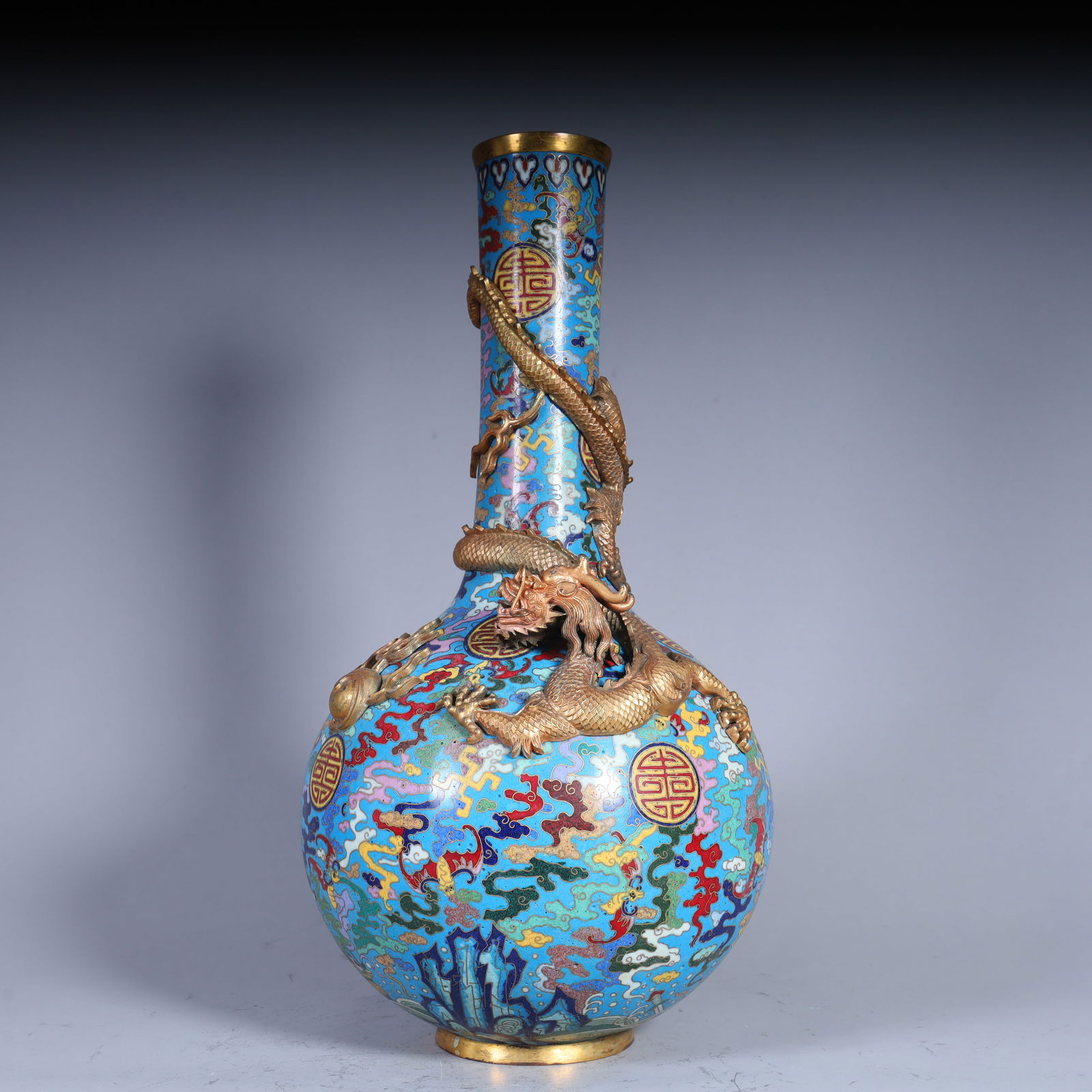 A Qing Dynasty copper tire cloisonné enamel longevity character dragon vase: Qing Dynasty copper tire cloisonné enamel longevity character plate dragon vase SIZE: H: 36cm Diameter 20cm W: 2.2kg