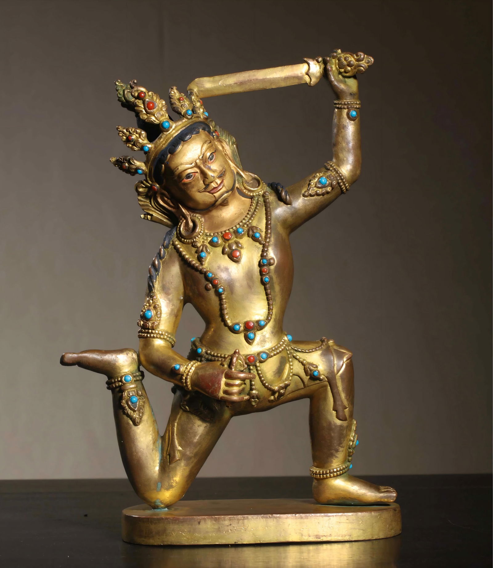 Qing Dynasty bronze gilt immovable Ming Wang statue: Qing Dynasty bronze gilt immovable Ming Wang statue SIZE: H:24cm L:17cm W:7cm W:1988g