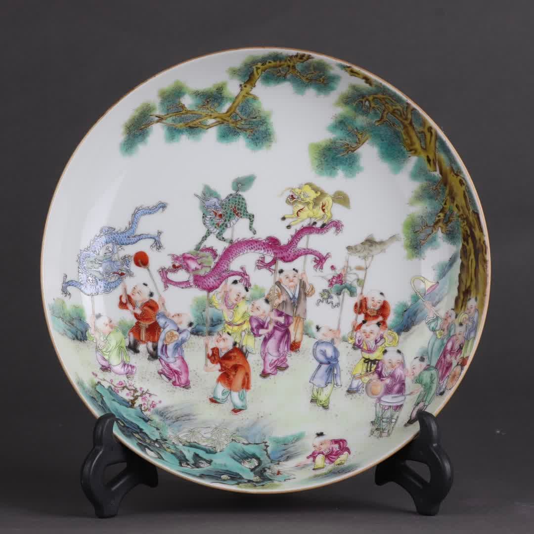 A Qing Qianlong carmine pastel hundred diagram: Qing Qianlong carmine pastel hundred children SIZE: H:4cm D:20cm