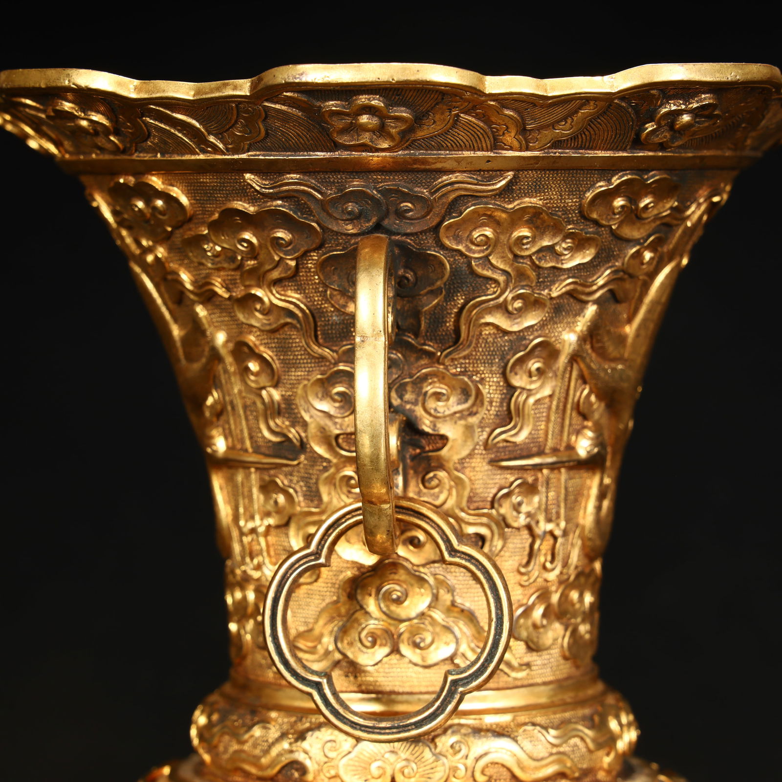 A Qing Dynasty copper-gilt cloud crane pattern amphora - 10