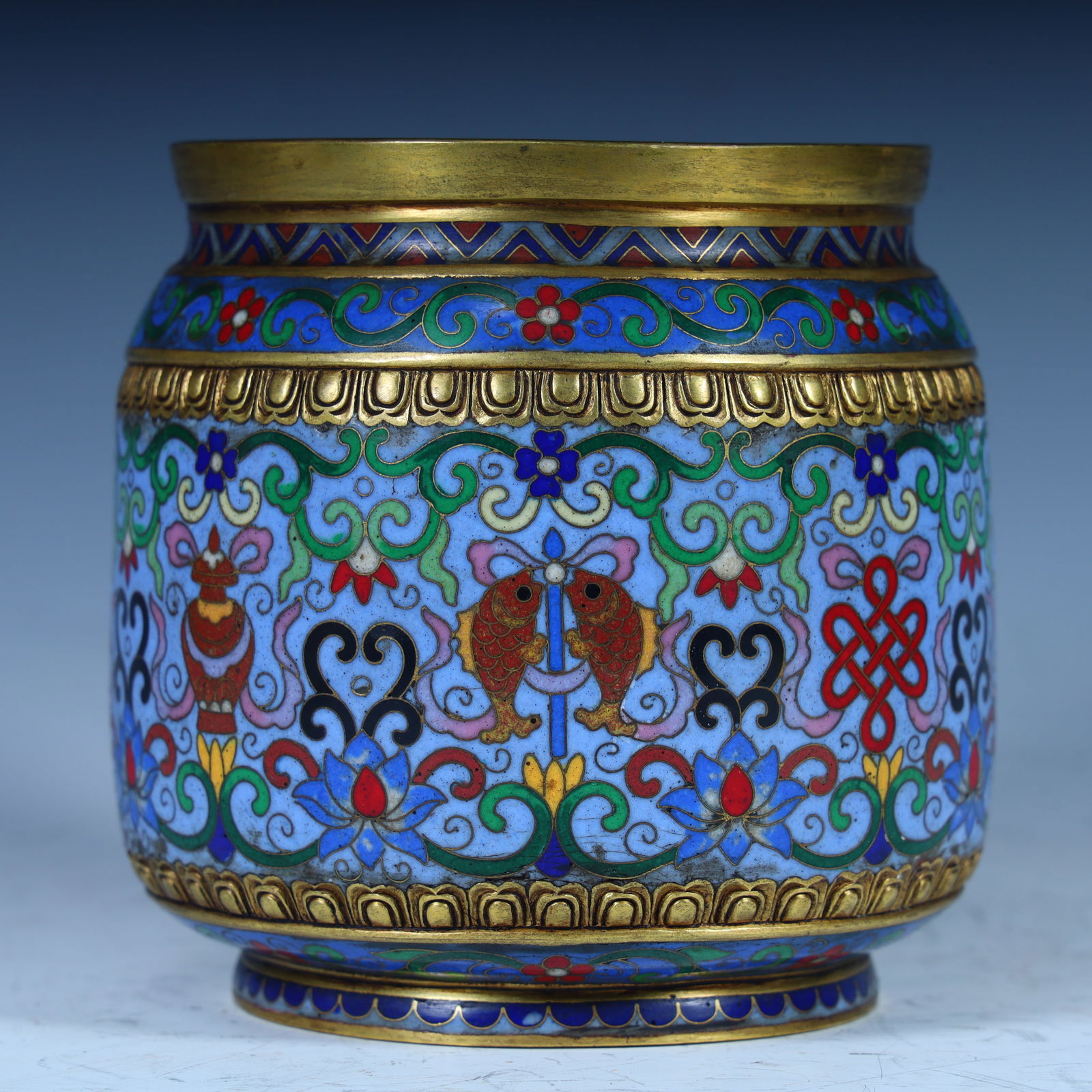 A Qing Dynasty cloisonné enamel entwined pattern pen holder (1 of 12)