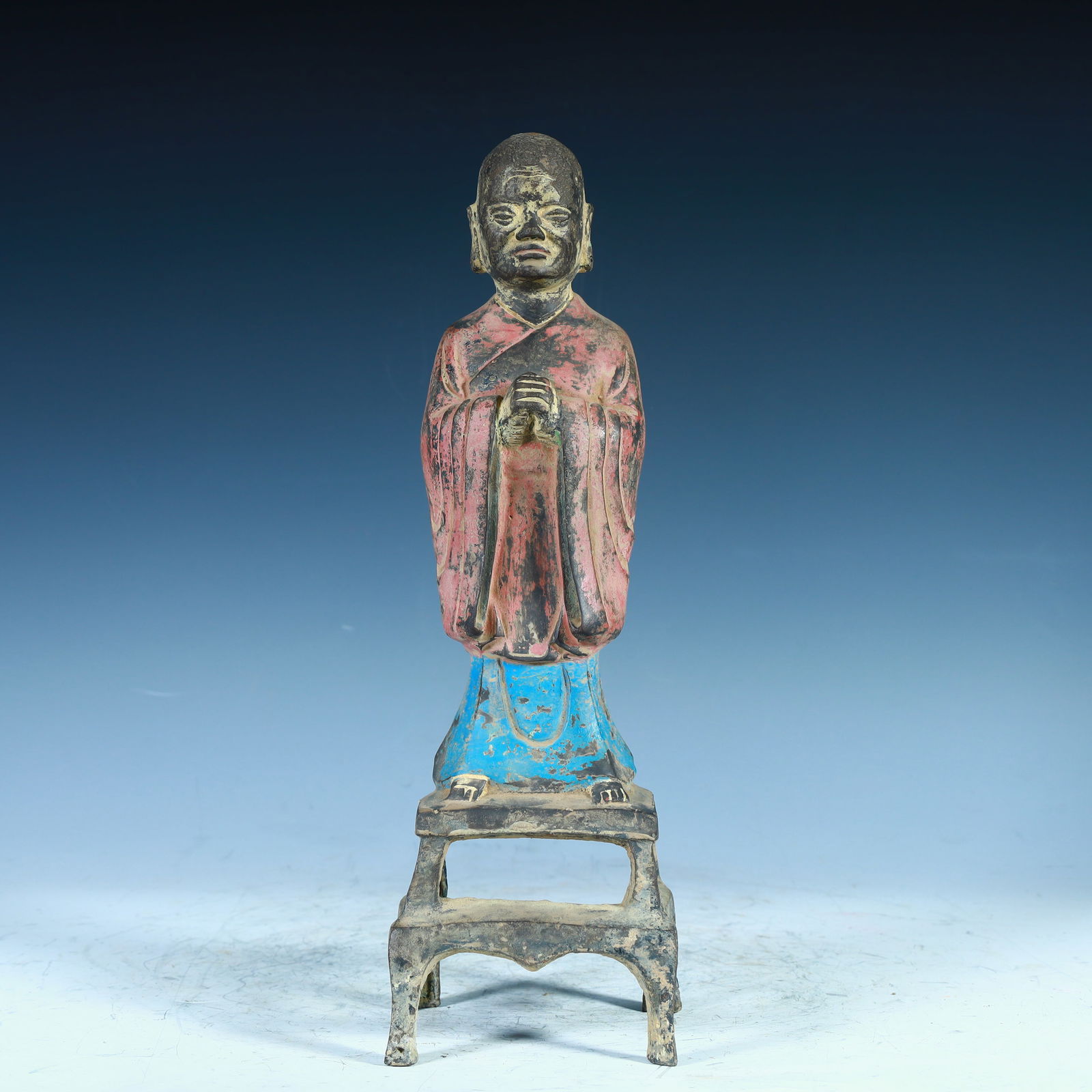 A bronze painted Buddha statue of the Northern Wei Dynasty (1 of 9)