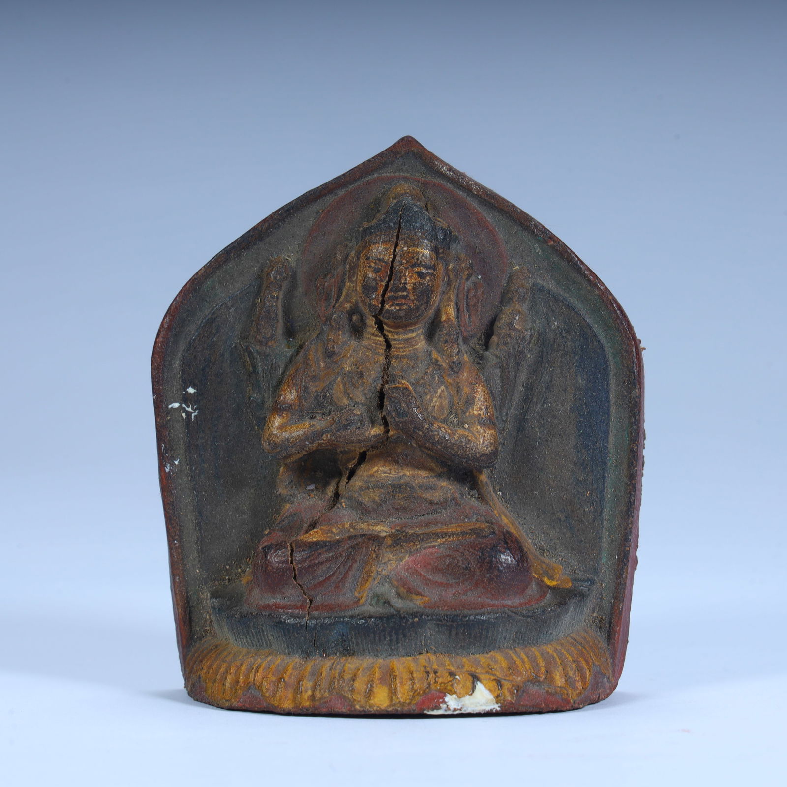 A Tibetan Buddhist four-armed Guanyin rubbing statue: Tibetan Buddhist four-armed Guanyin rubbing statue SIZE: H:8.2cm L:7.4cm W:3cm W:84.7g