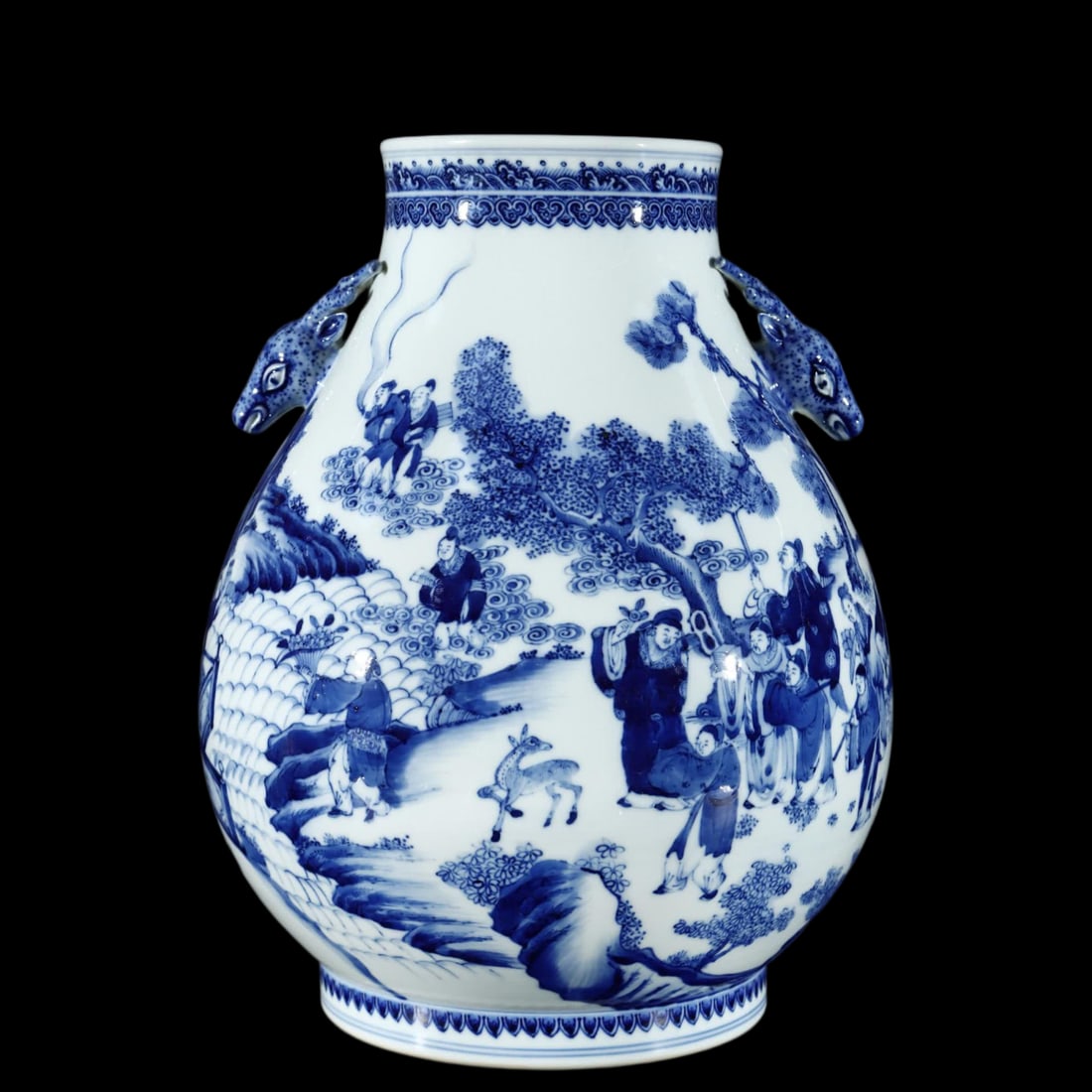 A Qing Dynasty Qianlong blue and white immortal congratulatory deer ear statue: Qing Dynasty Qianlong blue and white immortals congratulate the longevity pattern deer ear zun SIZE: H:41.6cm abdominalD:32cm