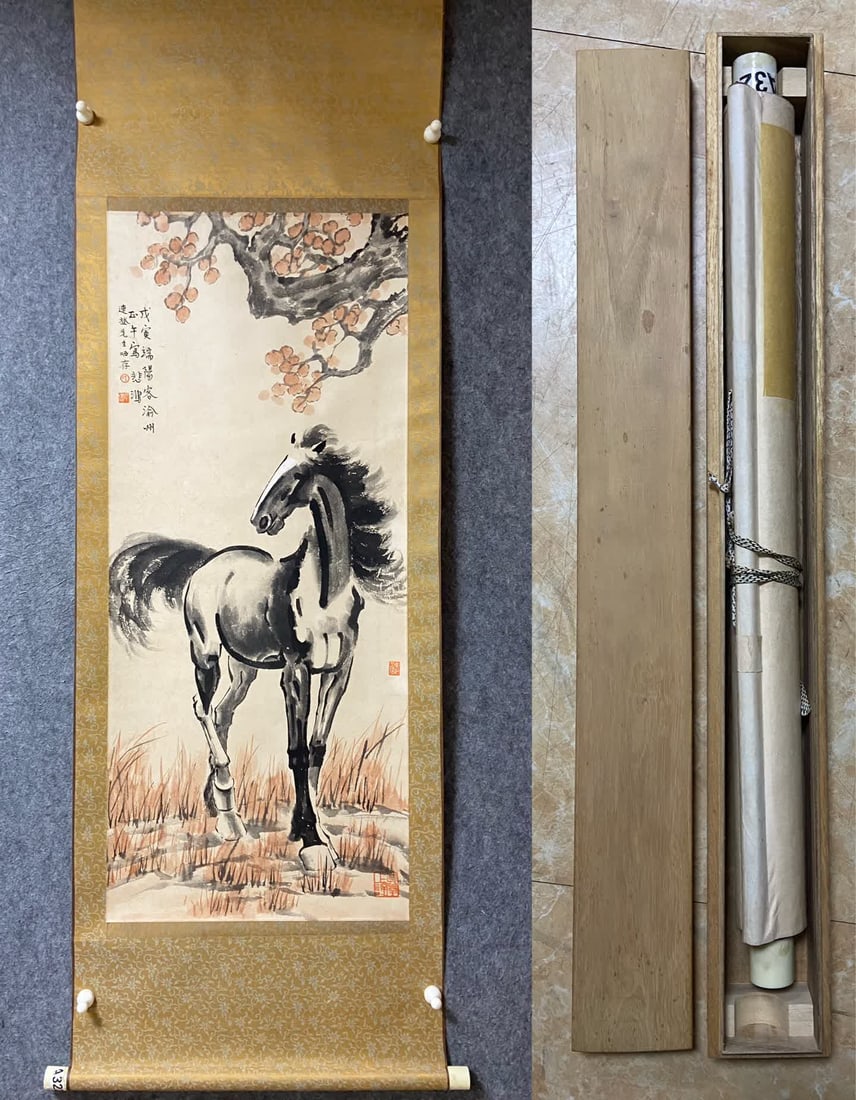 A painting of Xu Beihong's "Horse": Xu Beihong's "Horse" SIZE: 107x46cm ( Wooden box included)