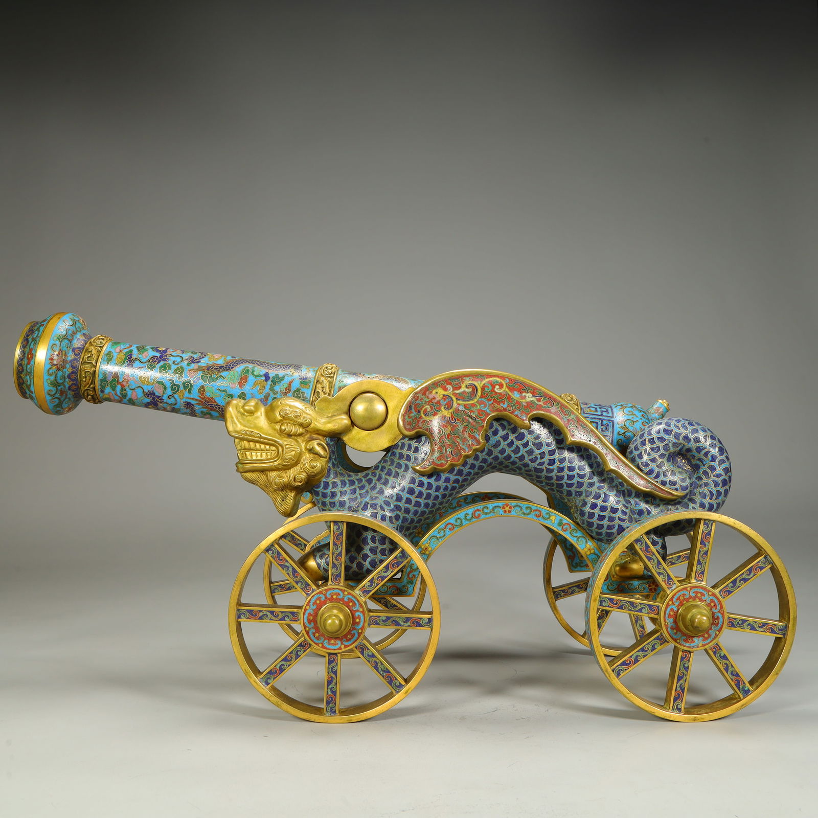 A Qing Qianlong cloisonné enamel (cloisonné) dragon pattern imperial cannon, (1 of 13)