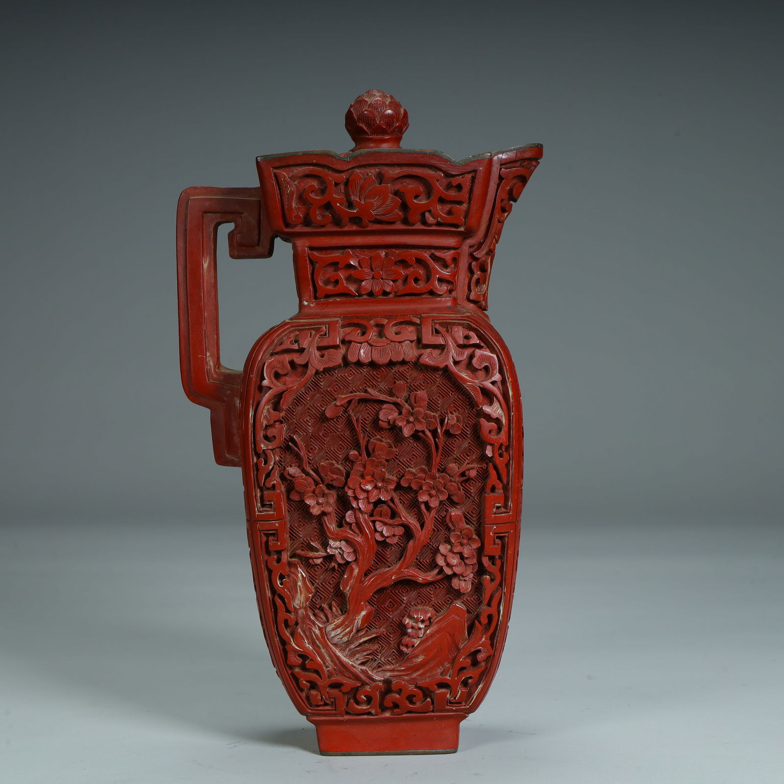 A Qing Dynasty red plum pattern holding pot: Qing Dynasty red plum pattern holding pot SIZE: H:19cm L:11cm W:5cm W:426g