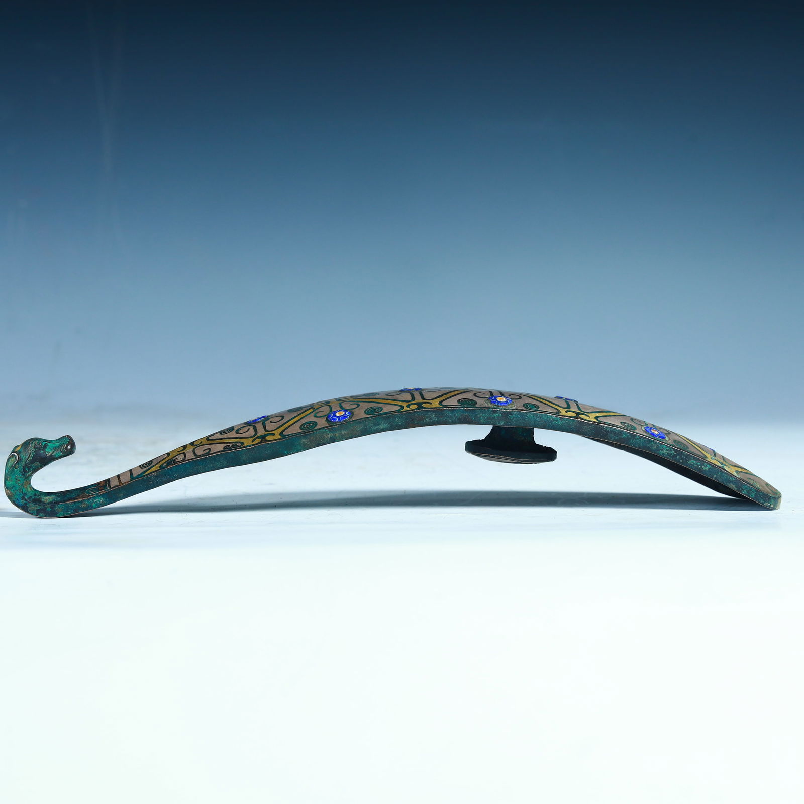 A Han Dynasty Cuo gold and silver belt hook (1 of 9)