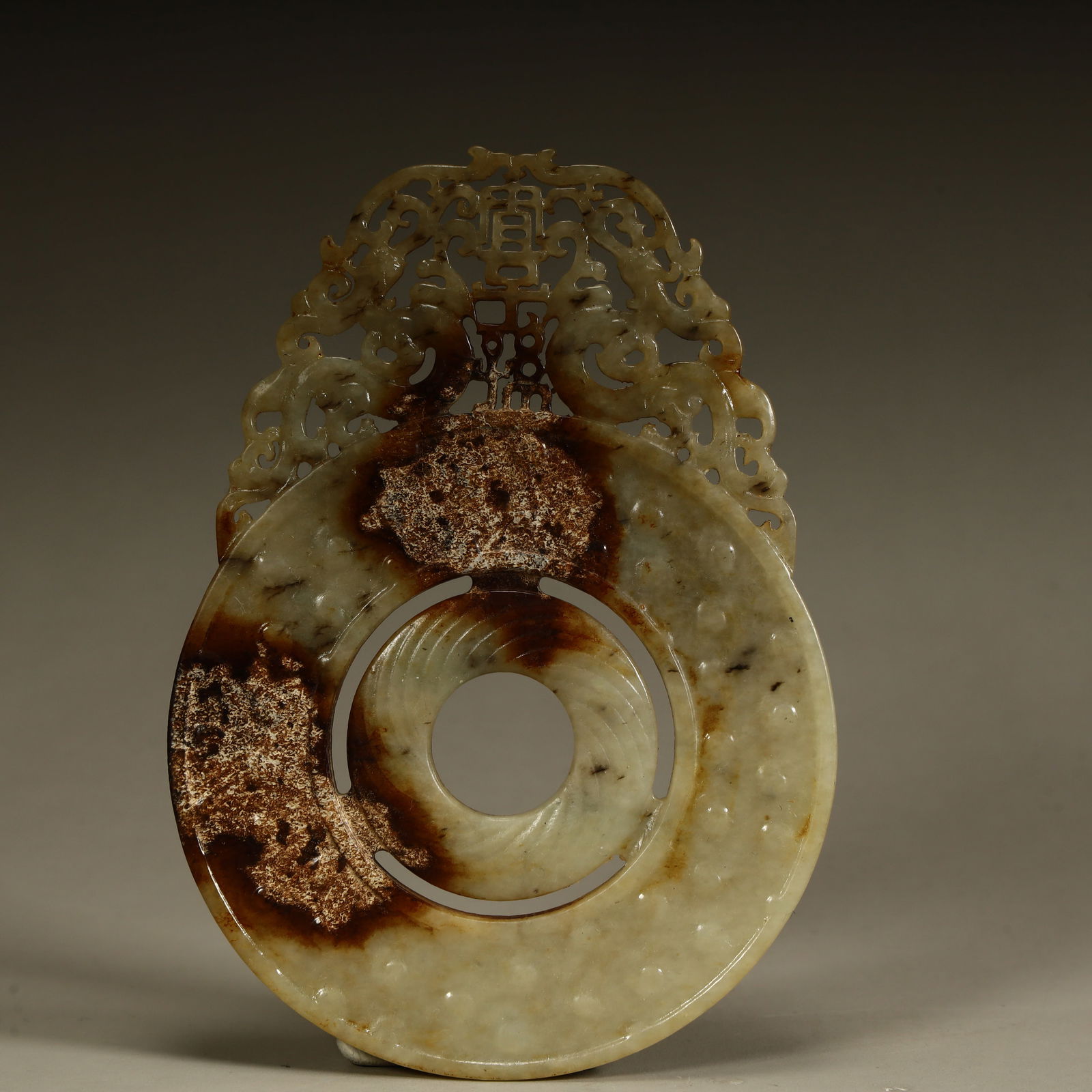 A piece of jade from the Qing Dynasty is immeasurable: The Qing Dynasty produced countless jade jade SIZE: L:13cm W:9cm W:104.5g