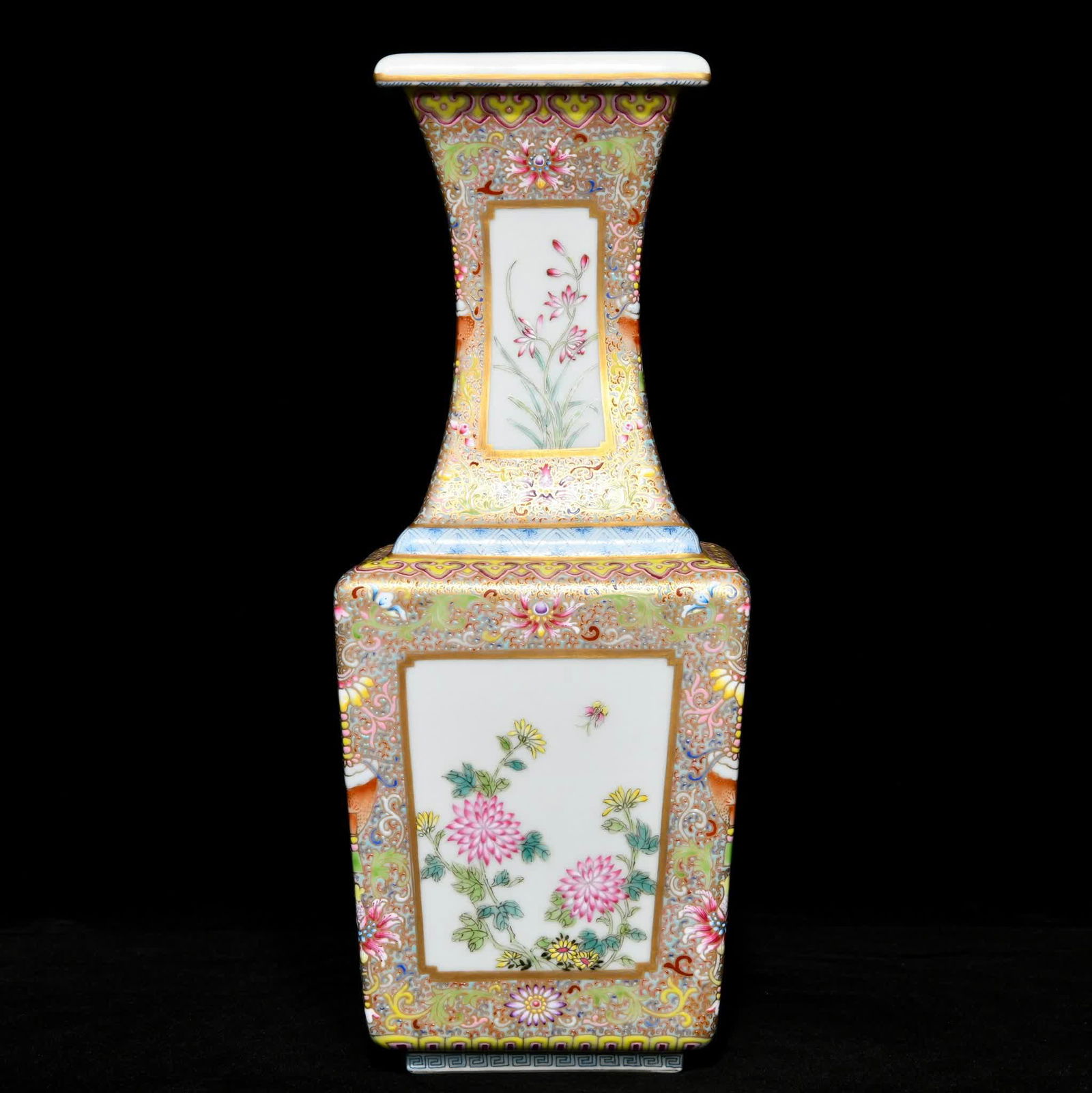 A square bottle of Qing Qianlong Gu Yuexuan Heavy Industry Pastel Pastel Gold Consecration Four (1 of 9)