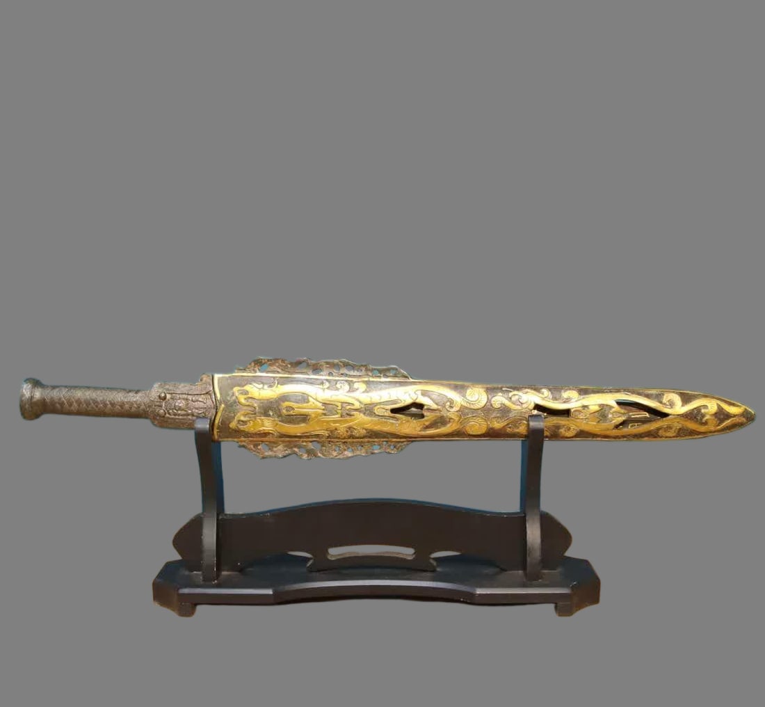 A Han Dynasty bronze sword with a sheath (1 of 9)