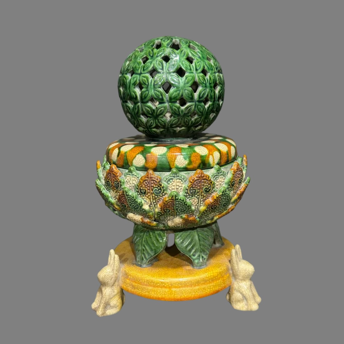 A Tang Dynasty three-colored rabbit incense burner: Tang Dynasty three-color rabbit incense burner SIZE: H:30cm W:19cm