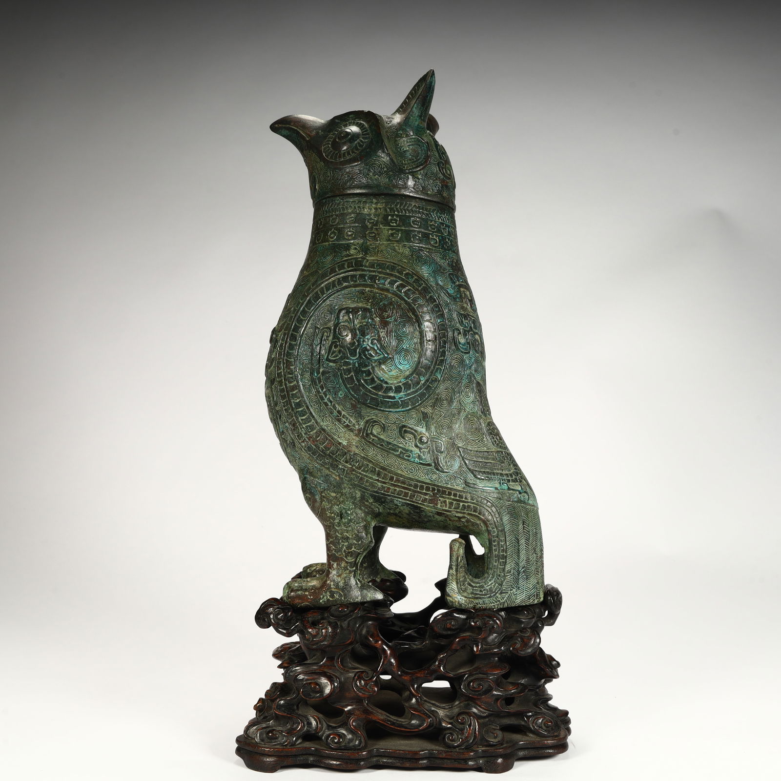 A bronze bird-shaped statue of the Qing Dynasty: Qing Dynasty bronze bird-shaped statue SIZE: Total H: 33cm L: 15cm W: 12cm W: 2.1kg