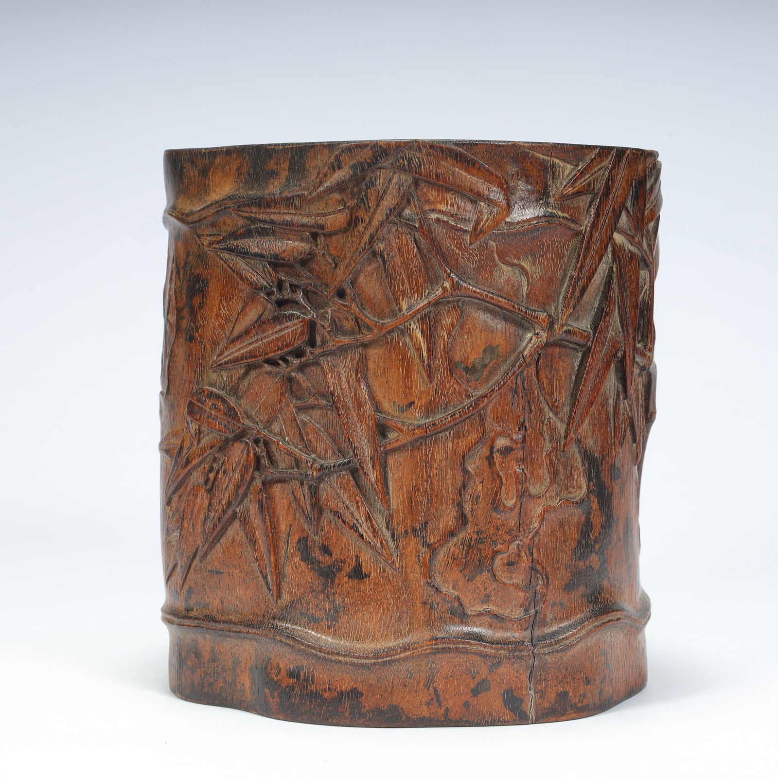 A Qing Dynasty rosewood carving "bamboo pattern pen holder": Qing Dynasty rosewood carving "bamboo pattern pen holder" SIZE: H:16cm L:15cm W:12cm W:1351g