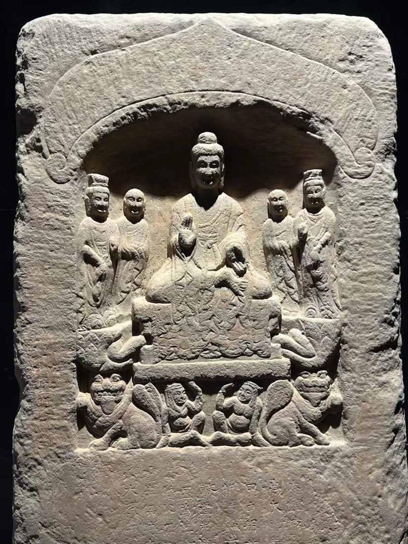 A sandstone statue stele of the Northern Dynasty (1 of 9)