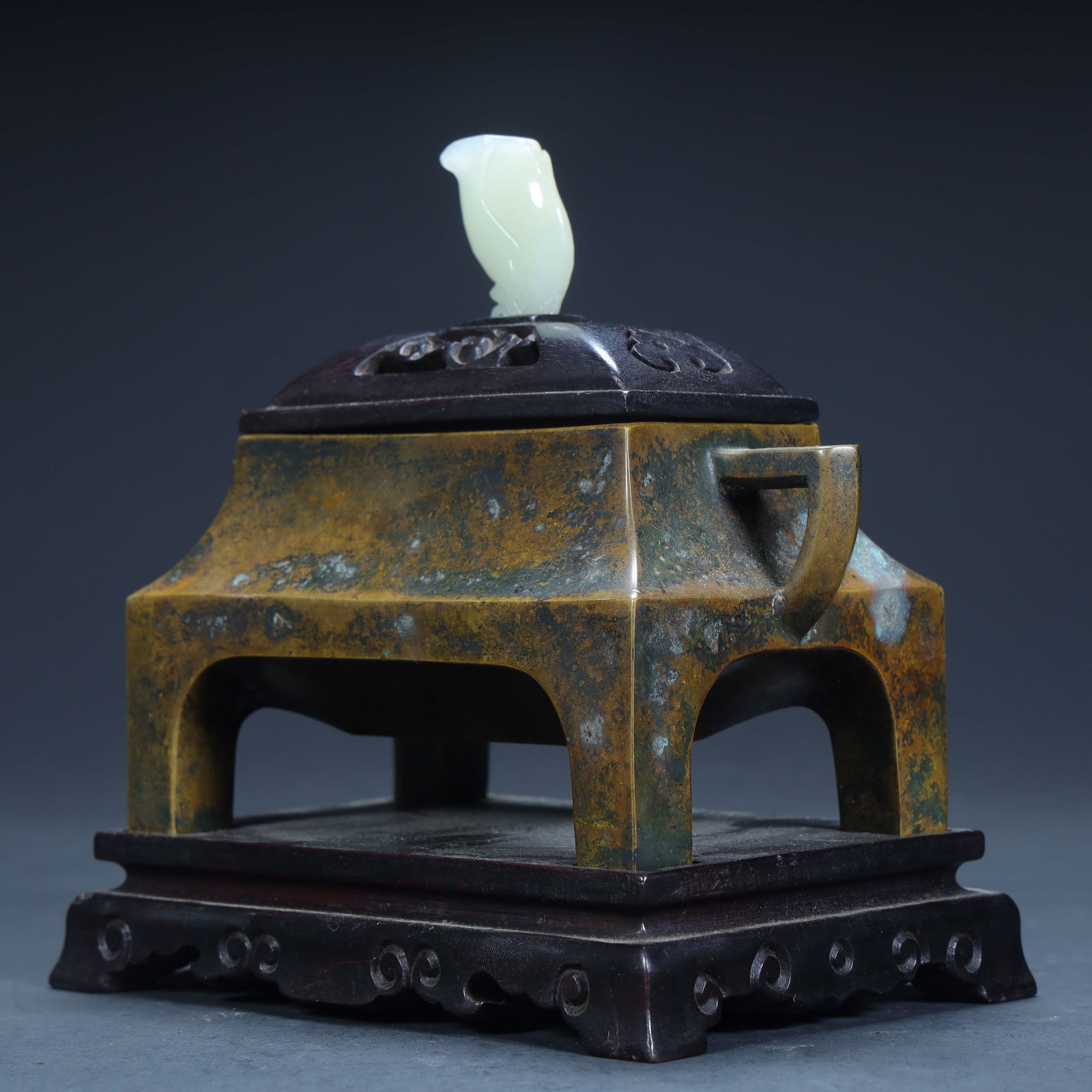 A Qing Dynasty copper tire jade button rectangular aromatherapy - 3