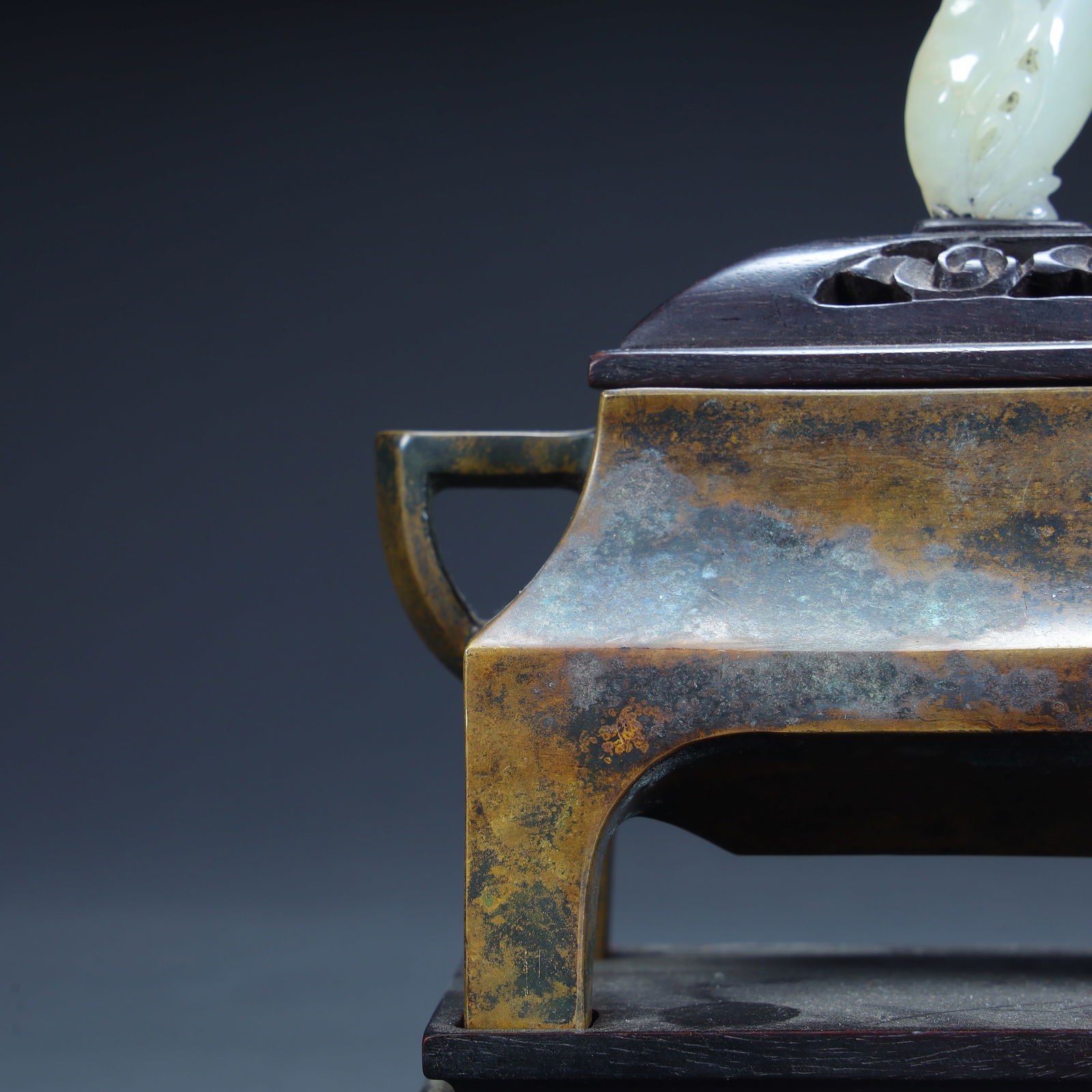 A Qing Dynasty copper tire jade button rectangular aromatherapy - 8