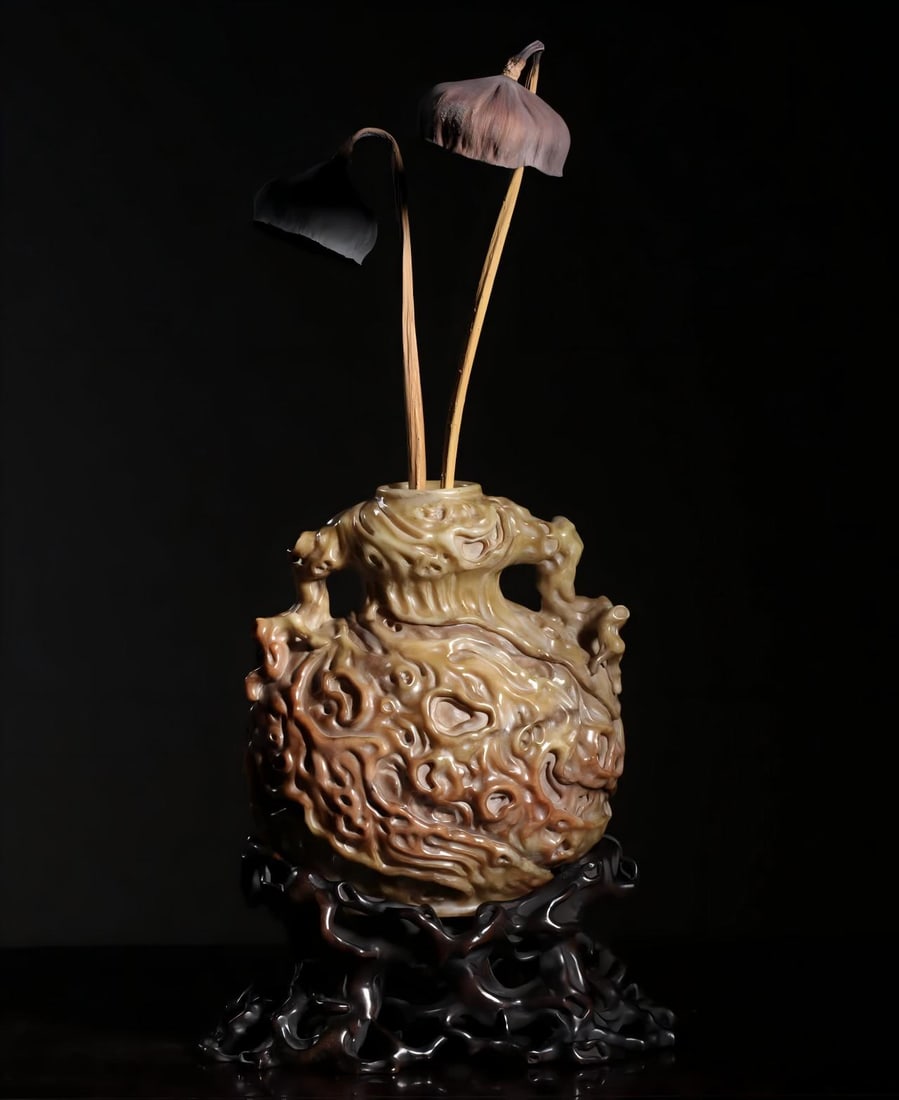 Qing Dynasty Shoushan hibiscus stone carving tree nodule pattern moon vase: Qing Dynasty Shoushan hibiscus stone carving tree nodule pattern moon vase SIZE: Total H: 22.5cm Bottle H: 17cm T: 10cm