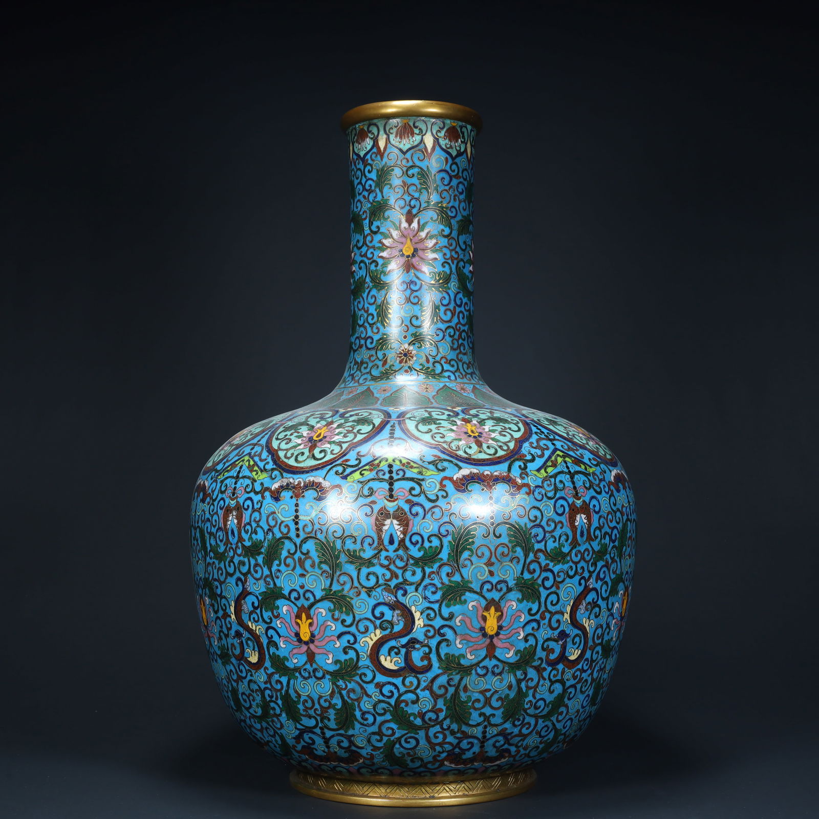 A Qing Dynasty copper-tired cloisonné enamel entwined floral pattern celestial sphere vase: Qing Dynasty copper tire cloisonné enamel entwined floral pattern heavenly ball vase SIZE: H:46.5cm L:31cm W:31cm W:4.8kg