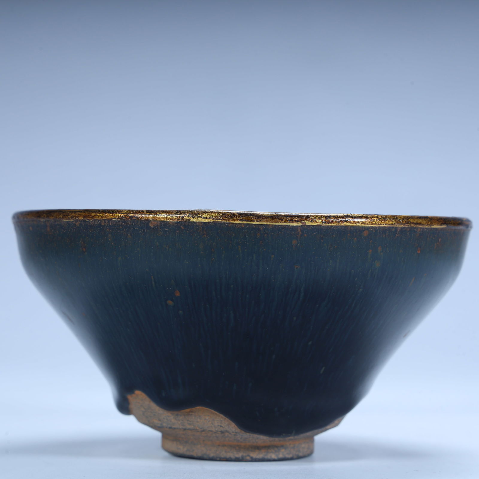 A Song Dynasty kiln gilded rabbit hair (1 of 10)