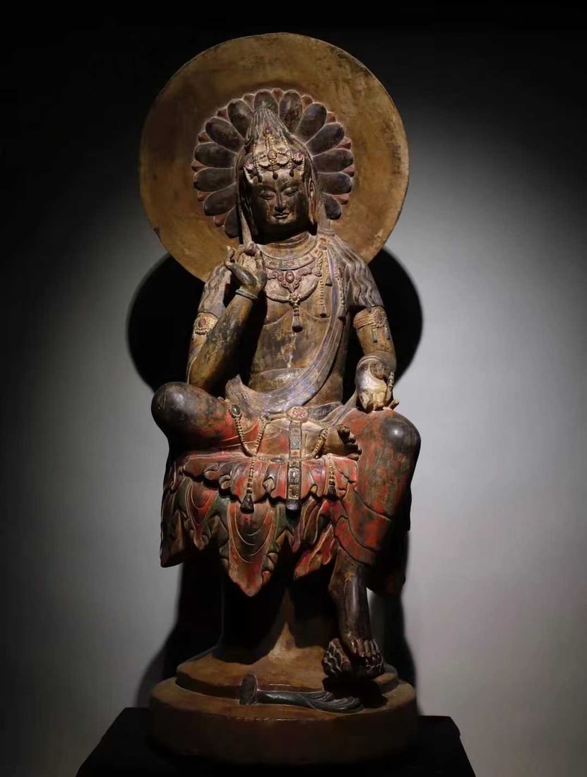 A piece of Northern Qi bluestone painted Guanyin: The bluestone painting of the Great Guanyin in the Northern Qi Dynasty is exquisitely crafted and the Dharma is solemn SIZE: H: 143cm W: 53cm thickness 53cm