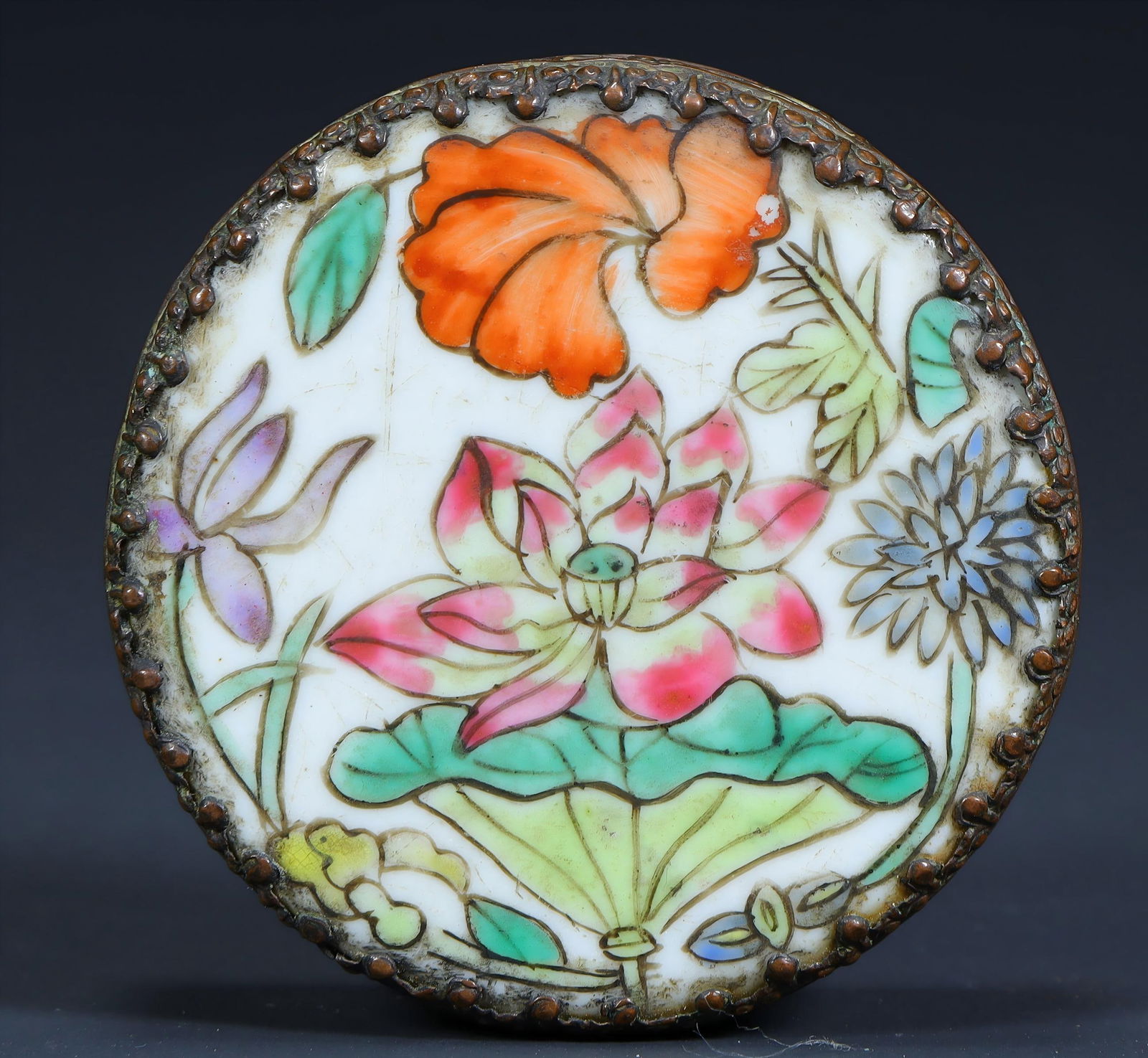 A round box with a Qing Dynasty copper tire painting enamel floral pattern (1 of 9)