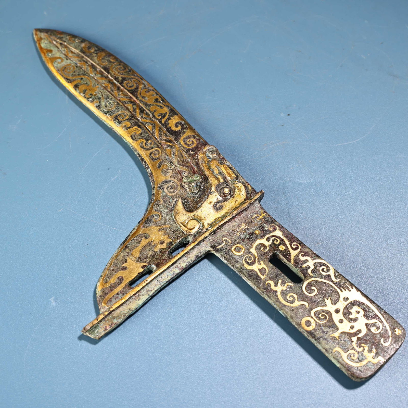 A bronze Cuojinge - 2