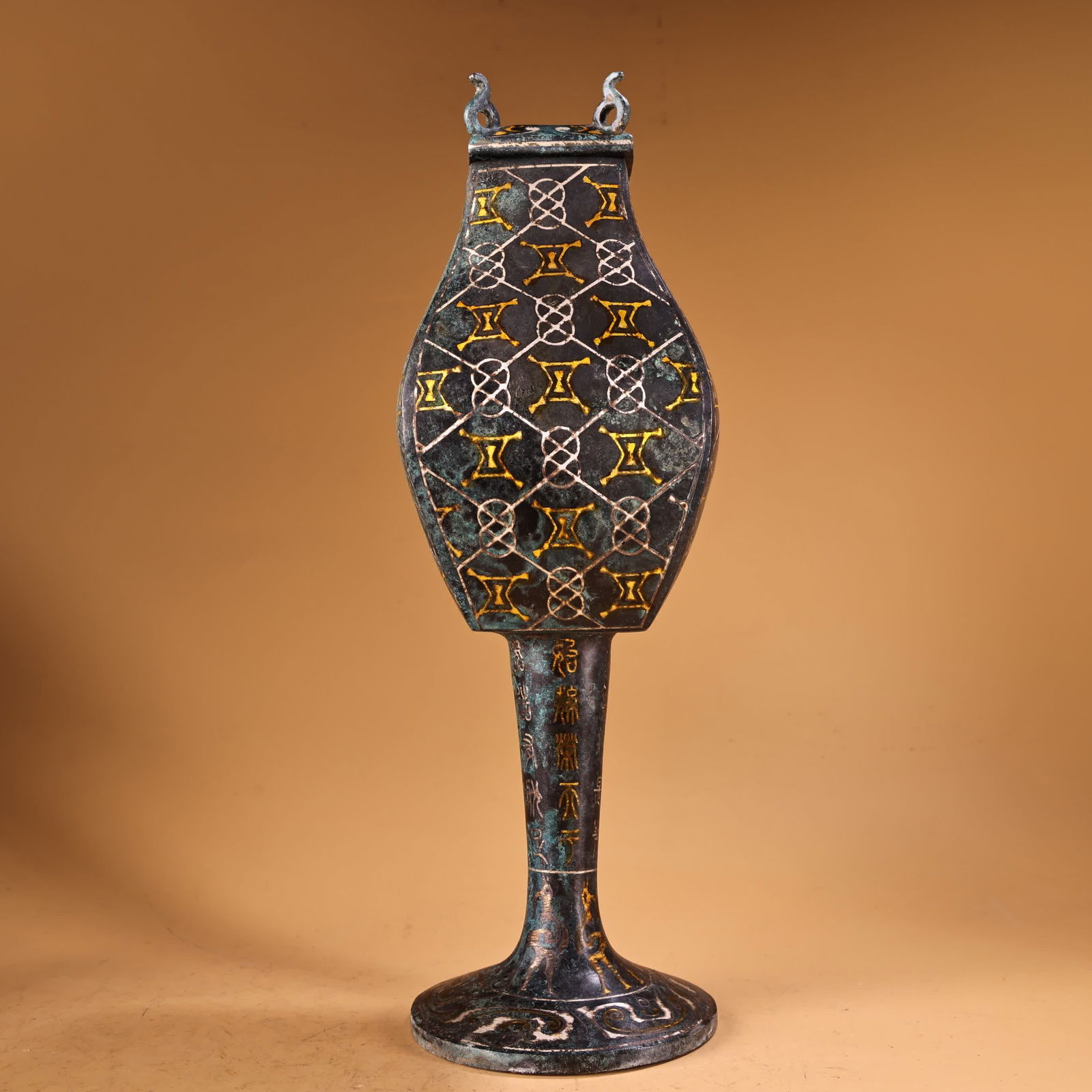 A piece of gold and silver bronze high-legged square statue: Cuo Jin, silver, and bronze high-legged square statues SIZE: H:33cm W:11cm W:1300g (The Dimensions Of All Batches Are Manually Measured.If You Need More Detailed Information, Please Contact Our