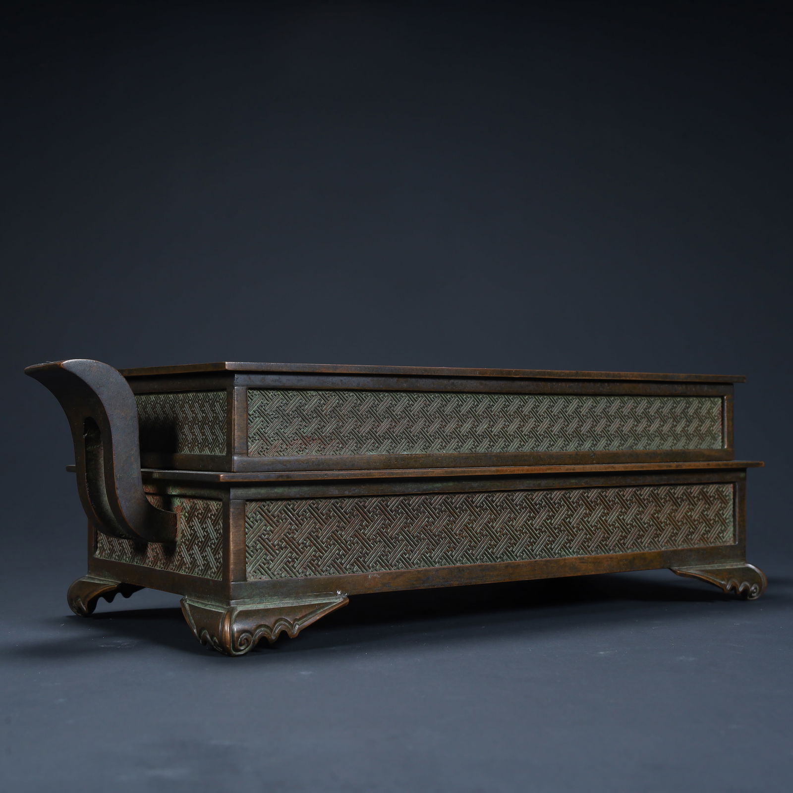 A Qing Dynasty copper rectangular crown ear incense burner - 2