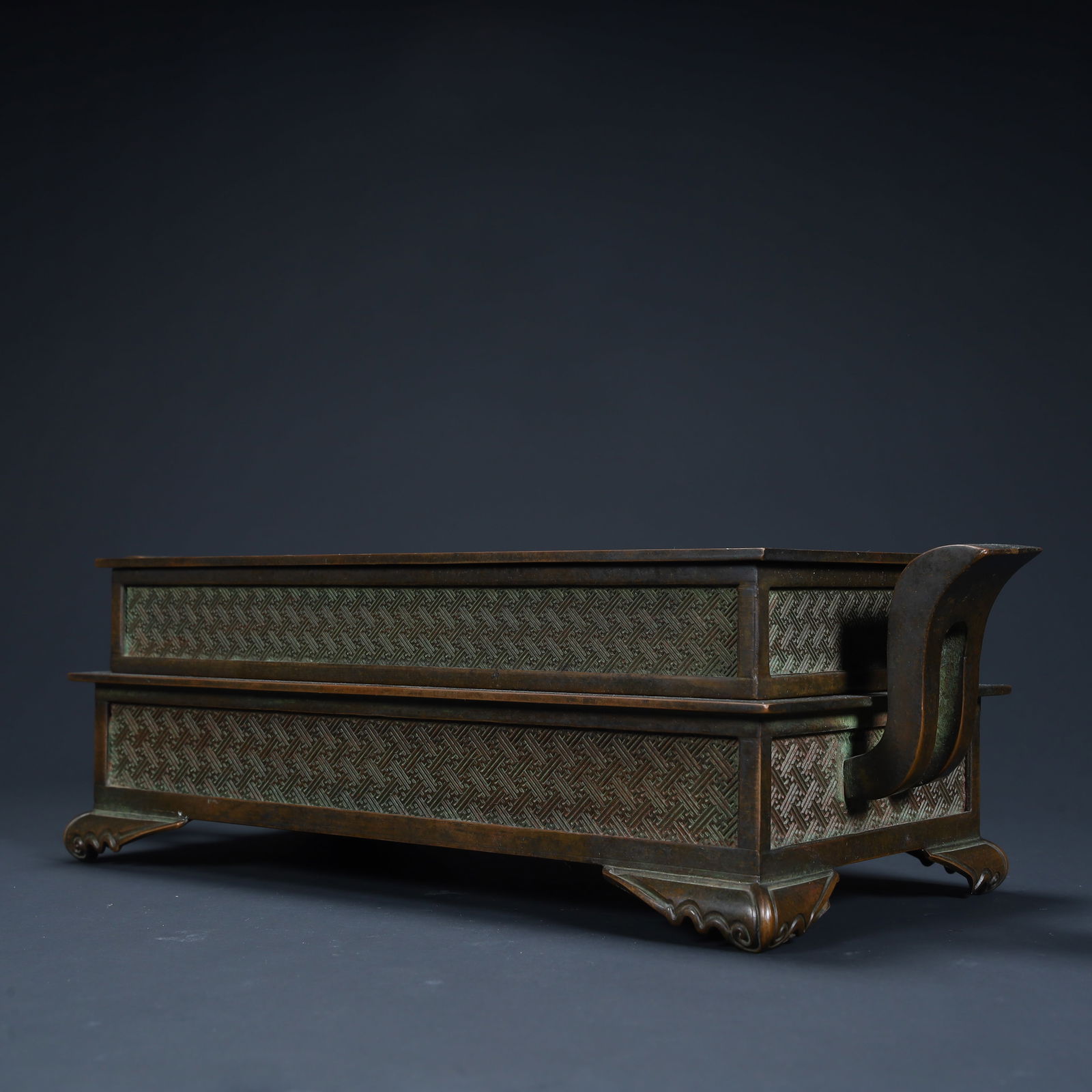 A Qing Dynasty copper rectangular crown ear incense burner - 3