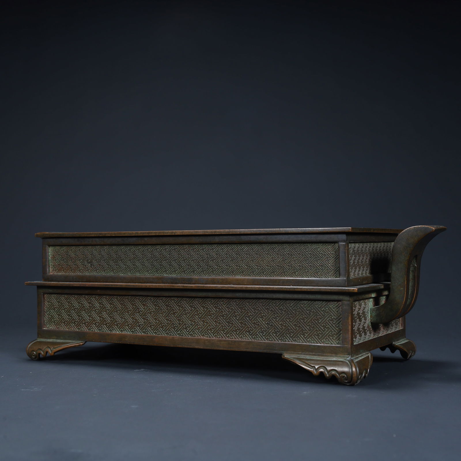 A Qing Dynasty copper rectangular crown ear incense burner - 6