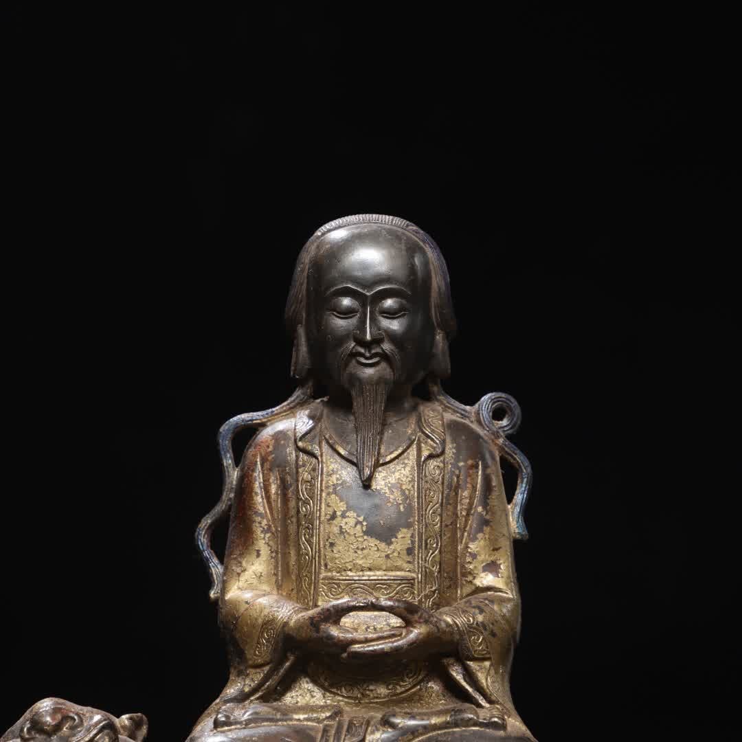 A bronze Buddha statue - 2