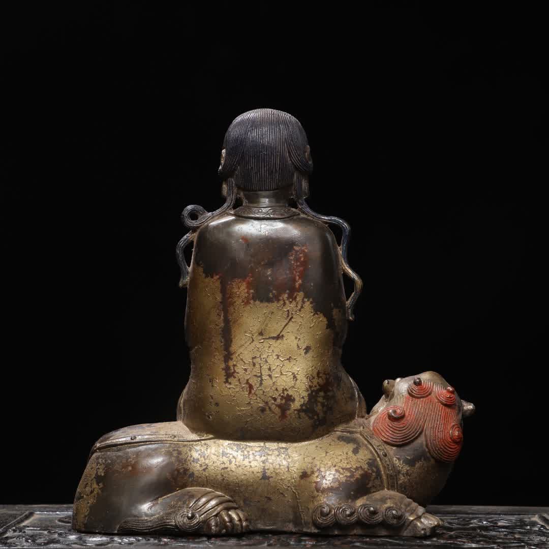 A bronze Buddha statue - 7