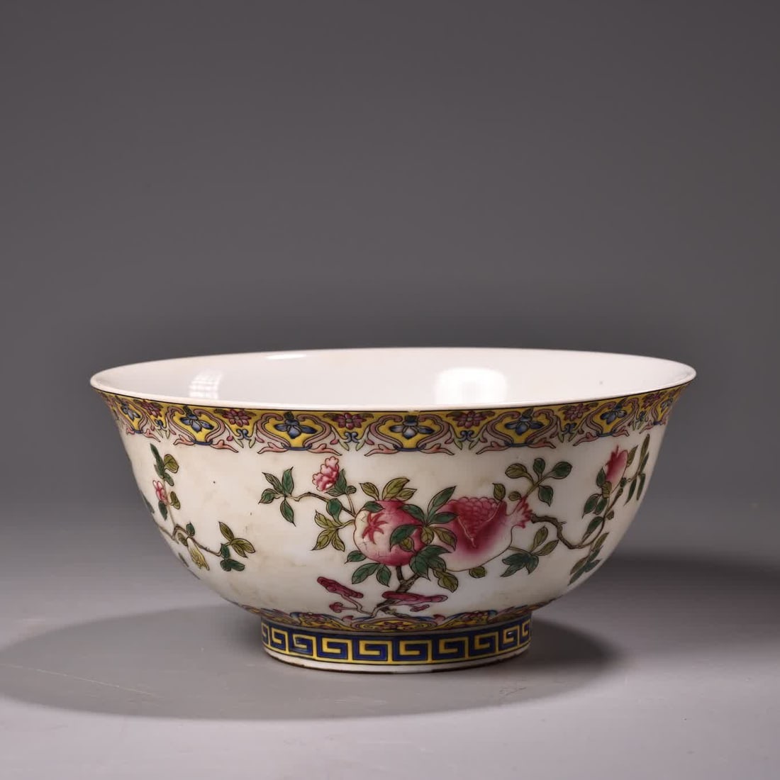 A pastel porcelain bowl from the Qing Dynasty court (1 of 12)