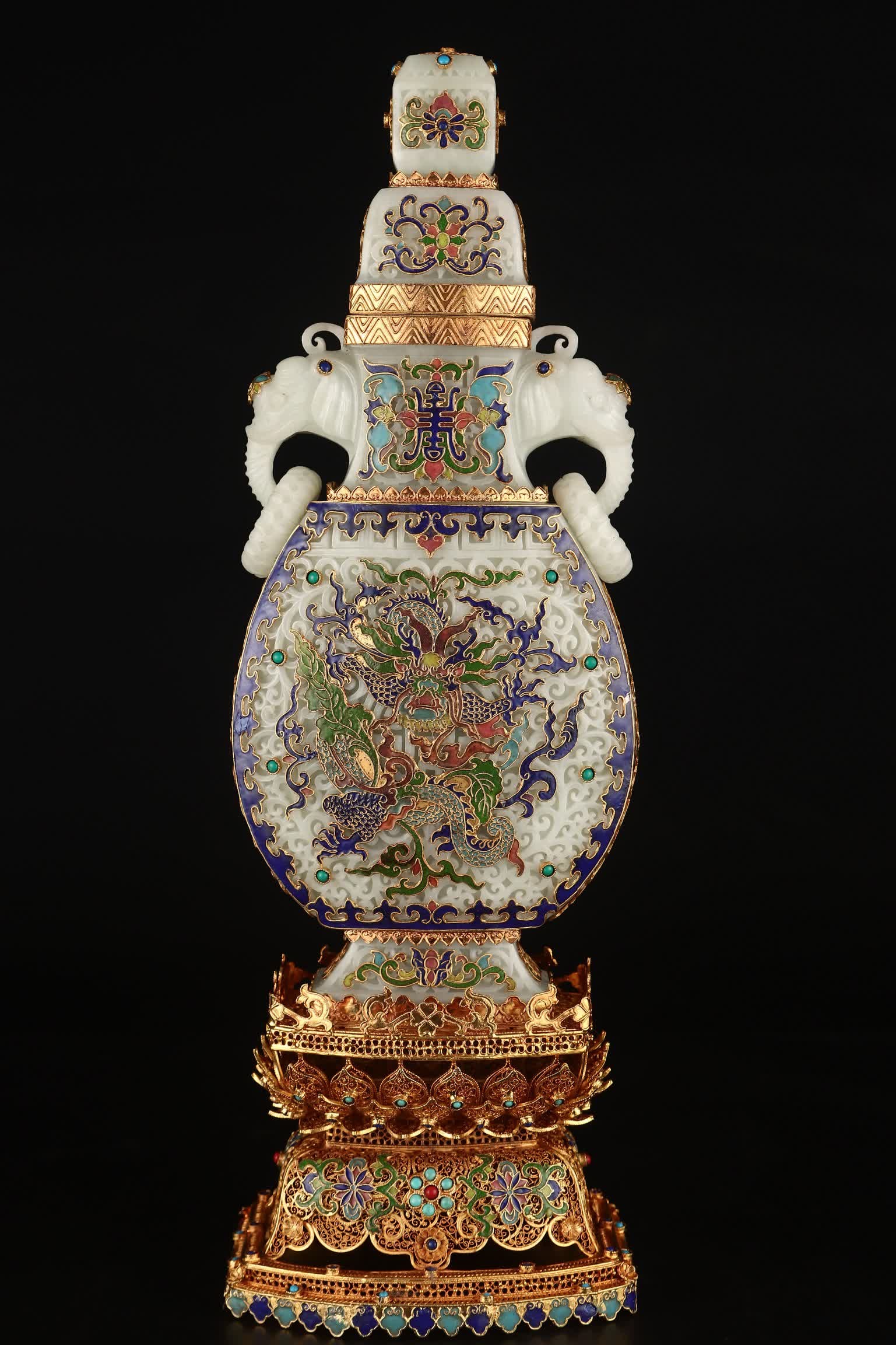 A Qing Dynasty filigree gilt inlaid jade flat vase ornament (1 of 9)