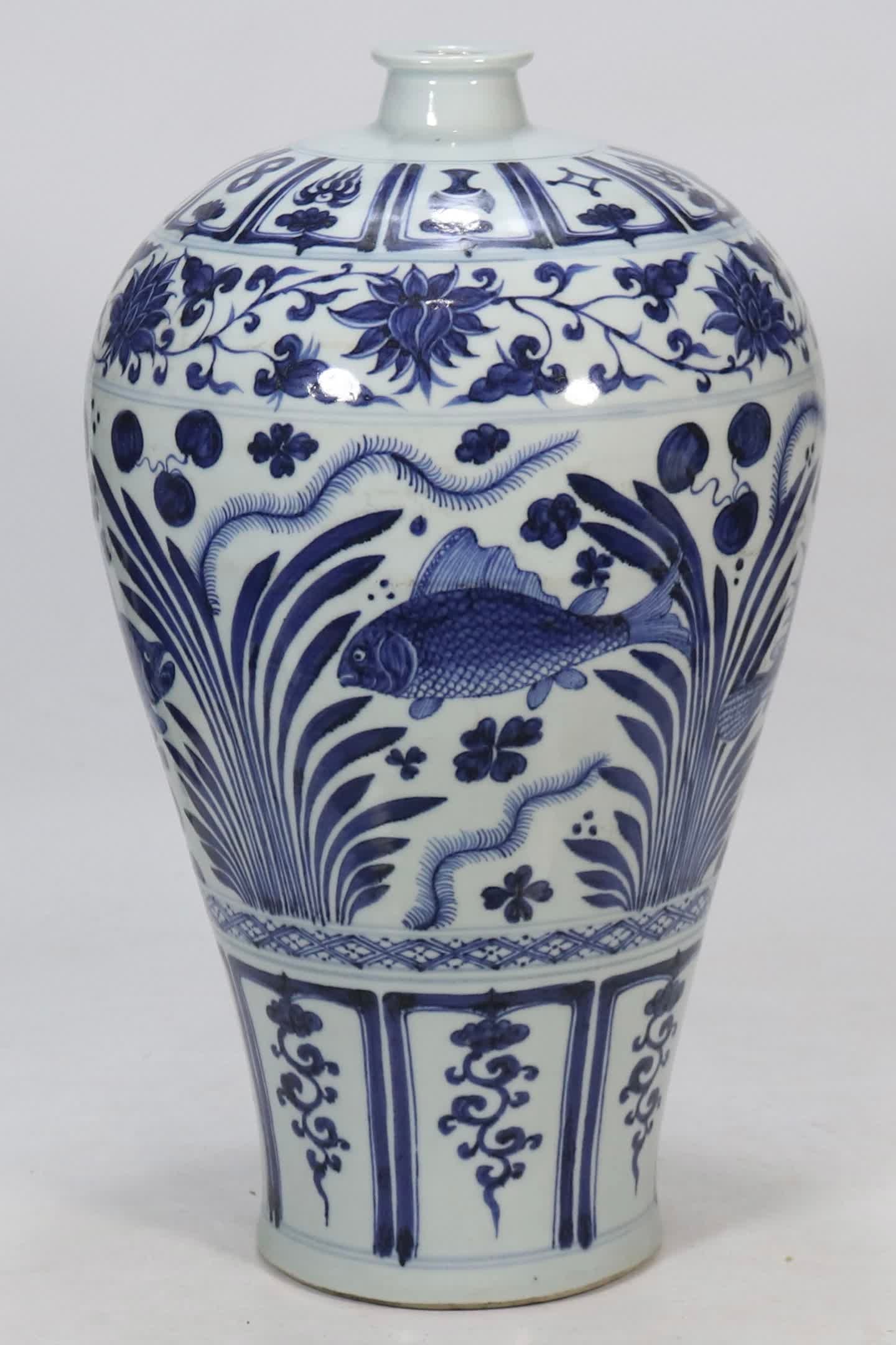 A Yuan blue and white phoenix wears a flower picture fish algae pattern plum bottle (1 of 8)