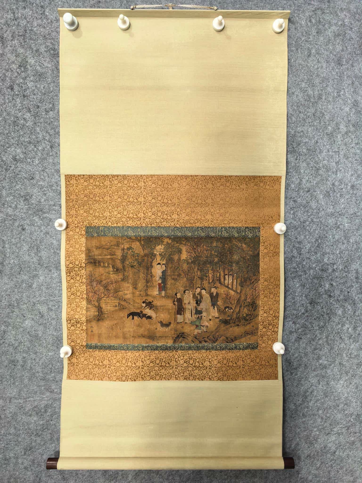 A picture of the character of Qiu Ying: Qiu Ying's character picture SIZE: 27x45cm (Silk Framed) (The Dimensions Of All Batches Are Manually Measured.If You Need More Detailed Information, Please Contact Our Customer Service Before