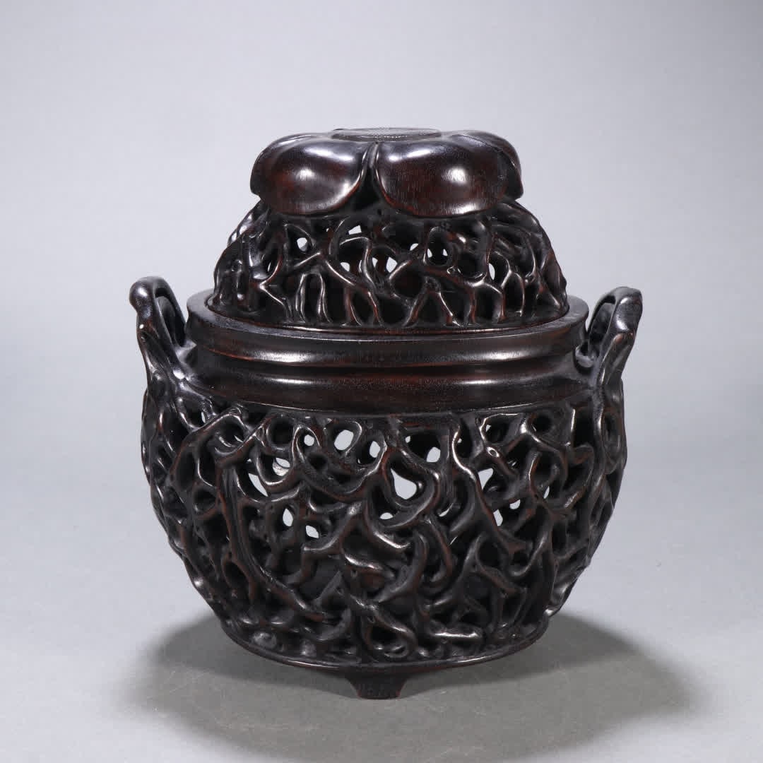 A piece of Qing Dynasty rosewood hollow root root aromatherapy stove: Qing Dynasty rosewood hollow root root aromatherapy stove SIZE: H:17cm W:15cm W:340g (The Dimensions Of All Batches Are Manually Measured.If You Need More Detailed Information, Please Contact Our Cust