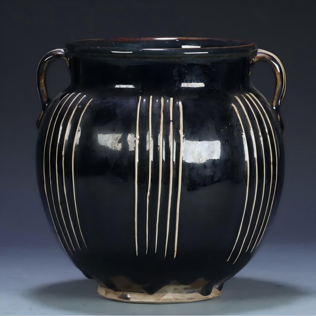 A Song Dynasty porcelain state kiln striped amphora (1 of 9)