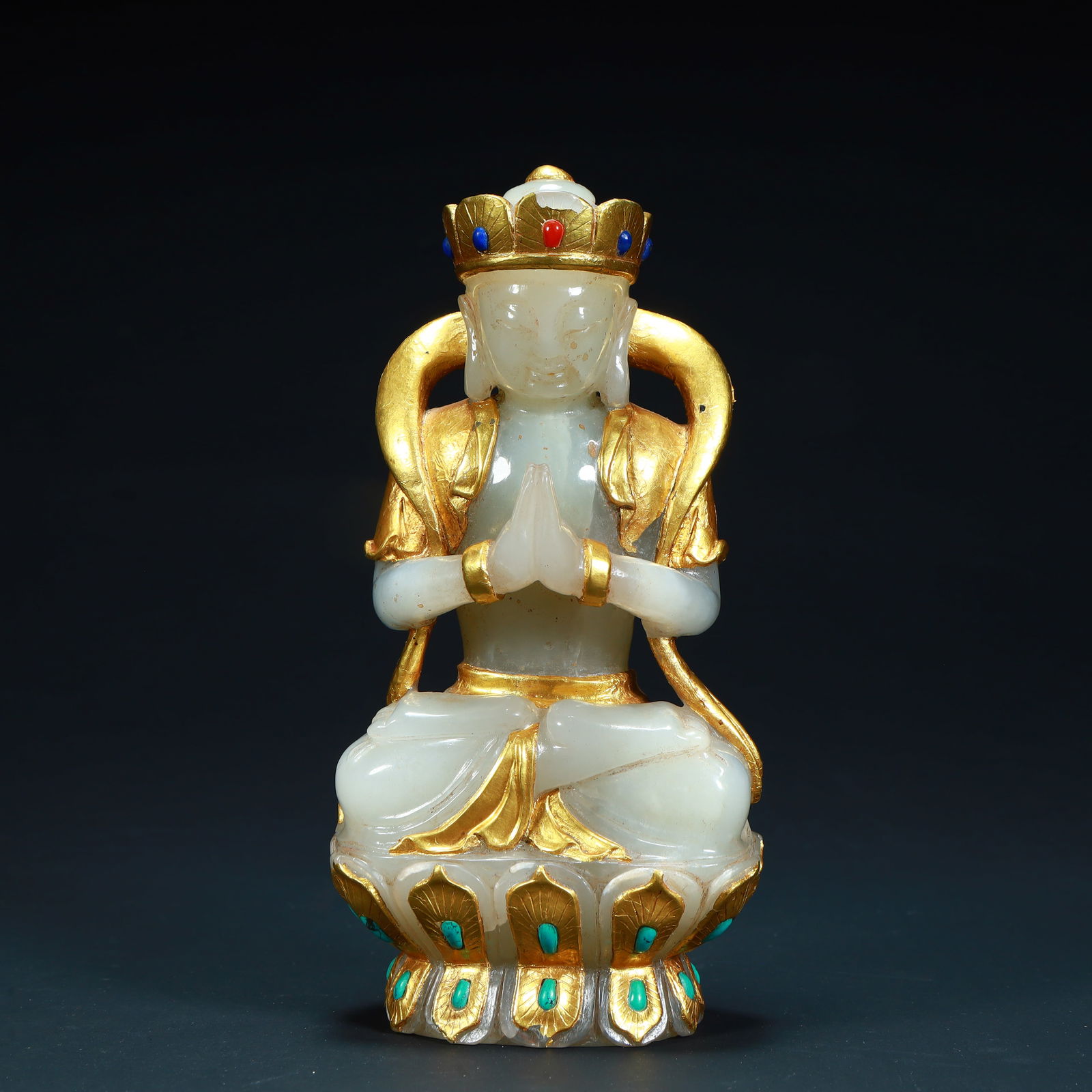 A seated statue of the Bodhisattva of Hetian white jade-clad gold inlaid treasures: Hetian white jade-clad gold-inlaid treasure Bodhisattva seated statue SIZE: H: 15cm L: 7.5cm W: 4.5cm Total W: 563g (The Dimensions Of All Batches Are Manually Measured.If You Need More Detailed Infor