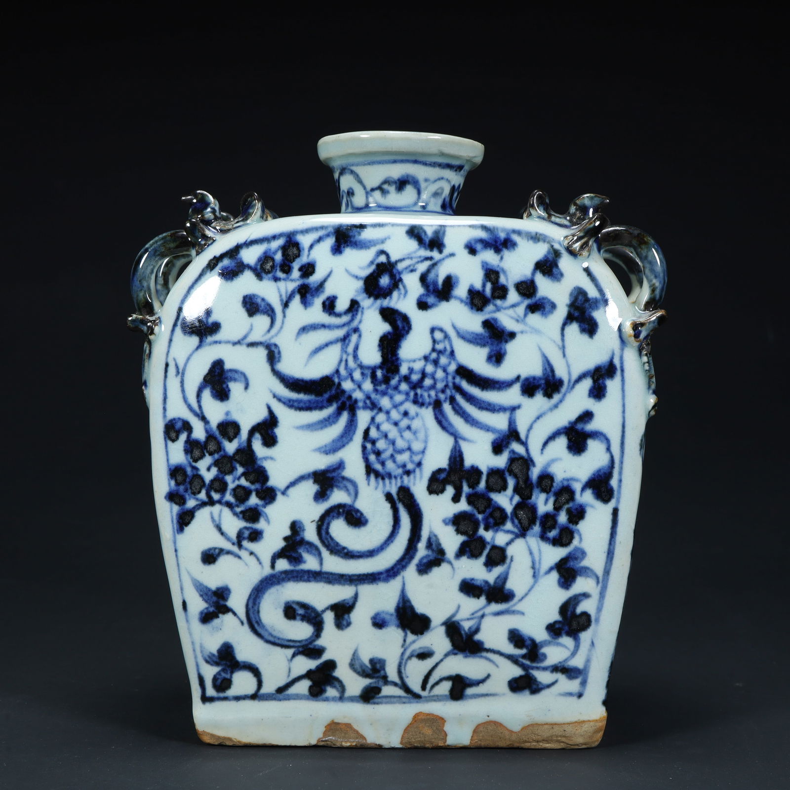 A Yuan Dynasty blue and white phoenix pattern four-series flat pot: Yuan Dynasty blue and white phoenix pattern four series of flat pots SIZE: H:17cm L:15cm W:6cm W:1014g (The Dimensions Of All Batches Are Manually Measured.If You Need More Detailed Information, Pleas