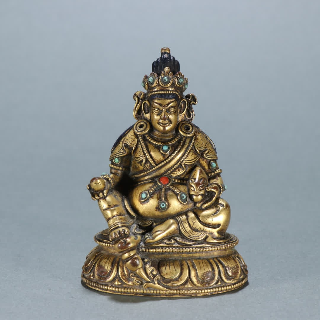 A Qing Dynasty copper gilt yellow God of Wealth shape: Qing Dynasty copper gilt yellow God of Wealth shape SIZE: H:9.2cm W:6.6cm W:330g (The Dimensions Of All Batches Are Manually Measured.If You Need More Detailed Information, Please Contact Our