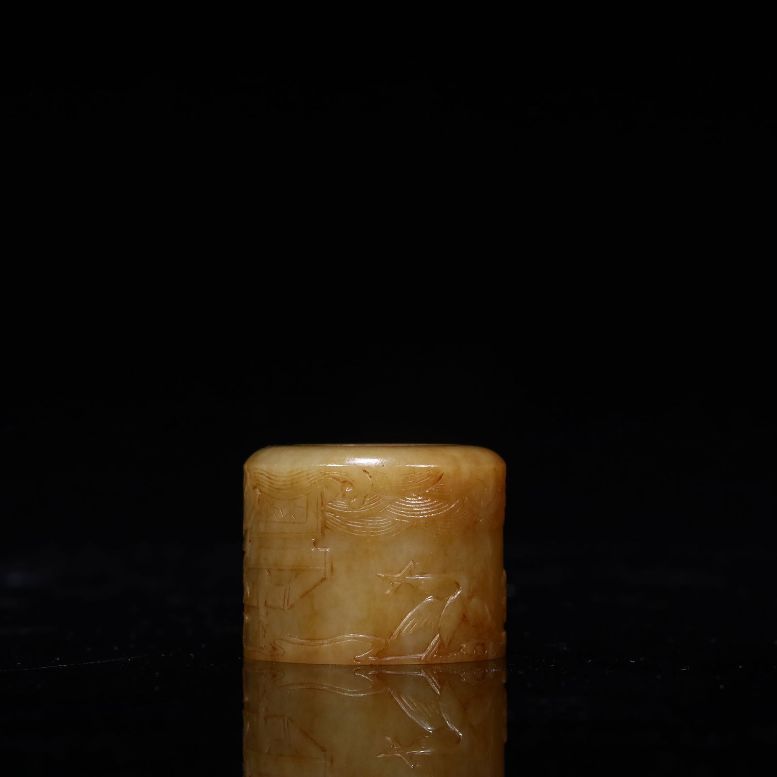 A piece of jade finger: Jade pulled his finger SIZE: L:3cm W:3cm H:2.5cm W:36.3G (The Dimensions Of All Batches Are Manually Measured.If You Need More Detailed Information, Please Contact Our Customer Service Before