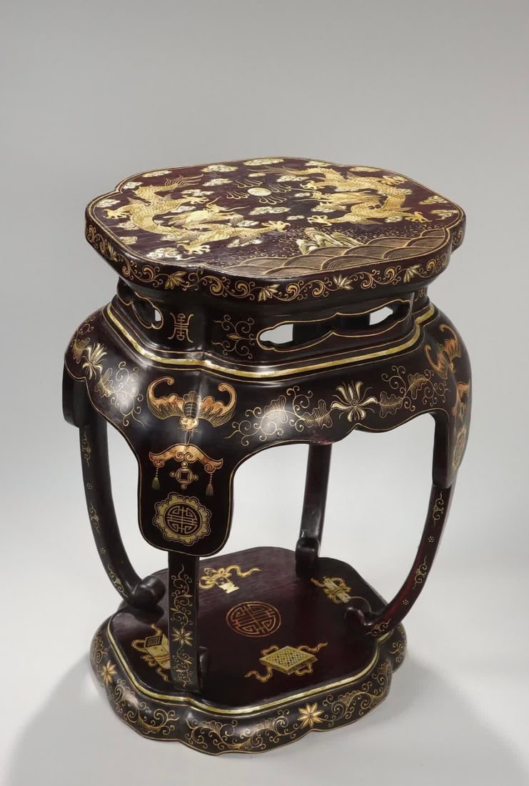 A wooden lacquer made in the Kangxi period of the Qing Dynasty with gold dragon pattern flower table (1 of 9)