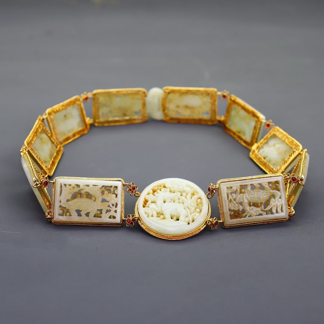 A Qing Dynasty cloisonné inlaid Hetian jade belt: Qing Dynasty cloisonné inlaid Hetian jade belt SIZE: L:73.5cm W:3.5cm W:345g (The Dimensions Of All Batches Are Manually Measured.If You Need More Detailed Information, Please Contact Our Customer Se
