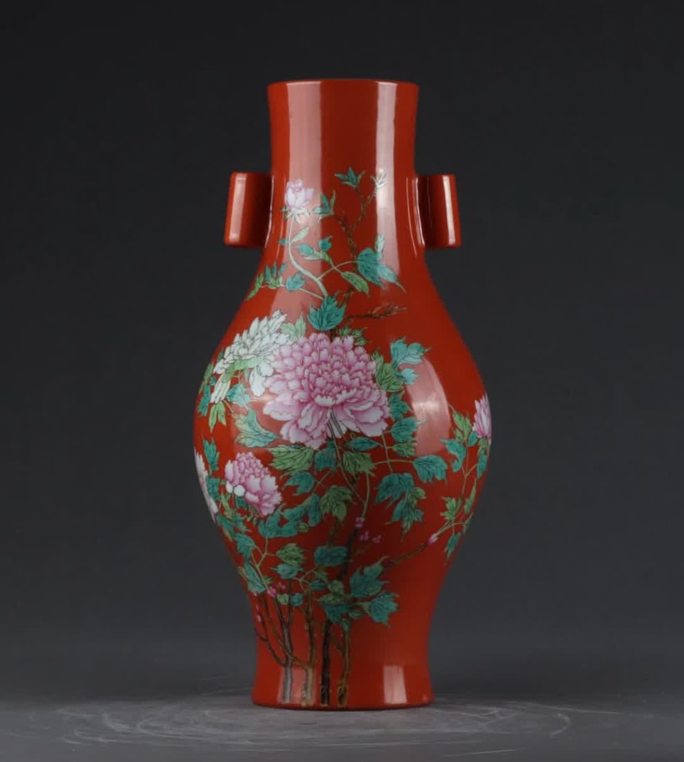 A Qing Yongzheng pastel flower picture poetry vase (1 of 9)