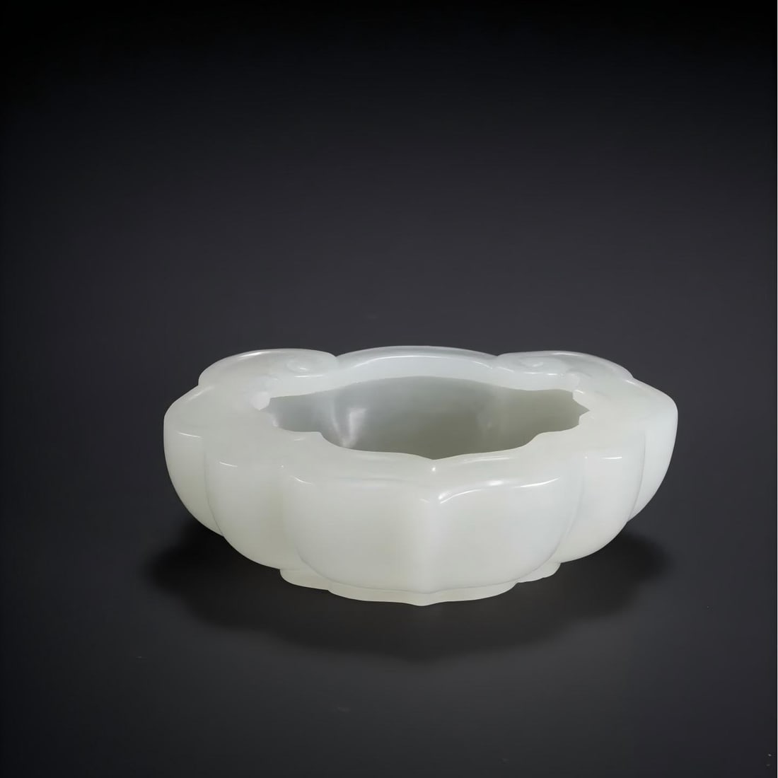 A Qing Dynasty Hetian jade Ganoderma lucidum water bowl: Qing Dynasty Hetian jade Ganoderma lucidum water bowl SIZE: 7.0x5.0x2.4cm W:58.3g (The Dimensions Of All Batches Are Manually Measured.If You Need More Detailed Information, Please Contact Our Custome