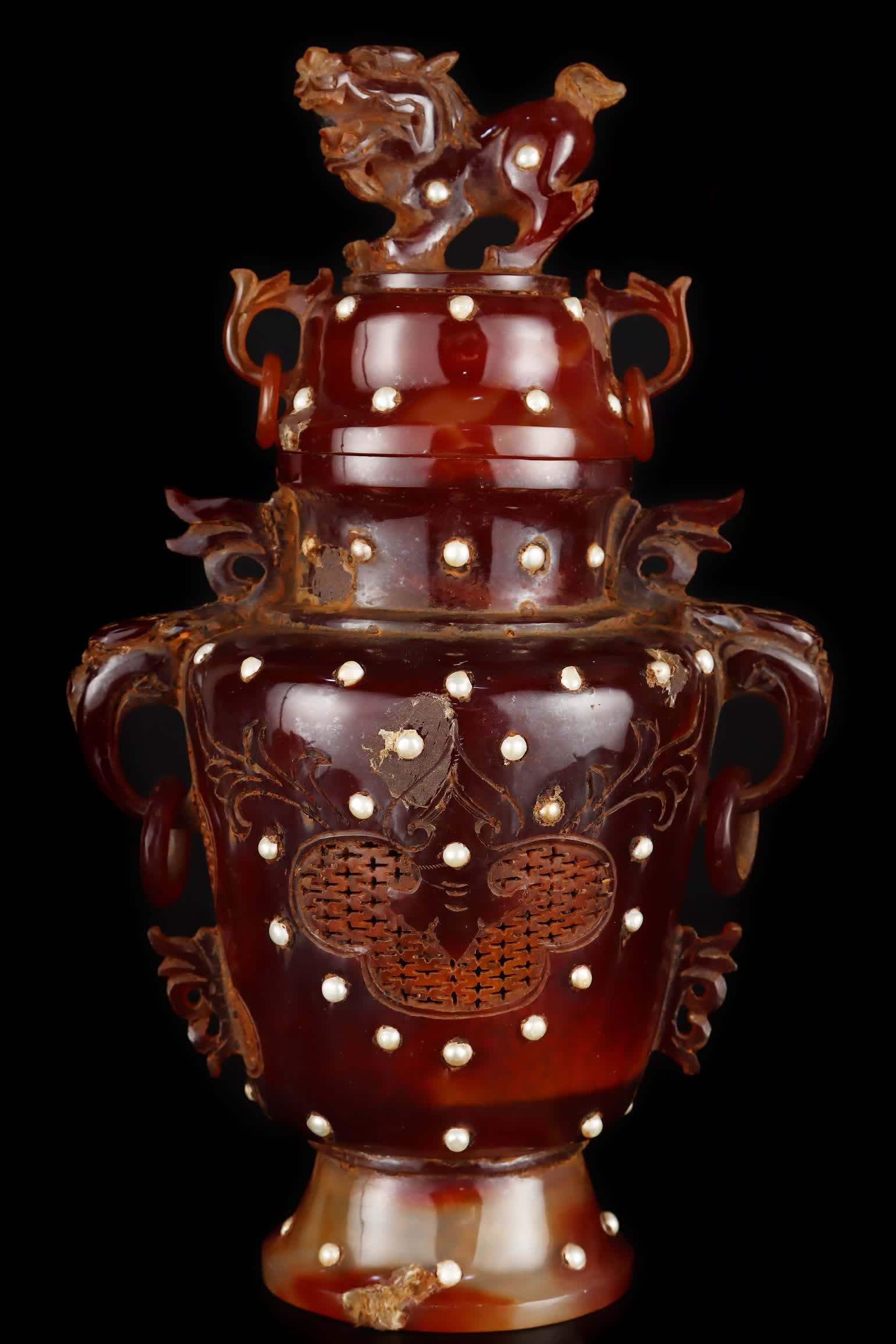 One piece amphora onyx bottle (1 of 9)