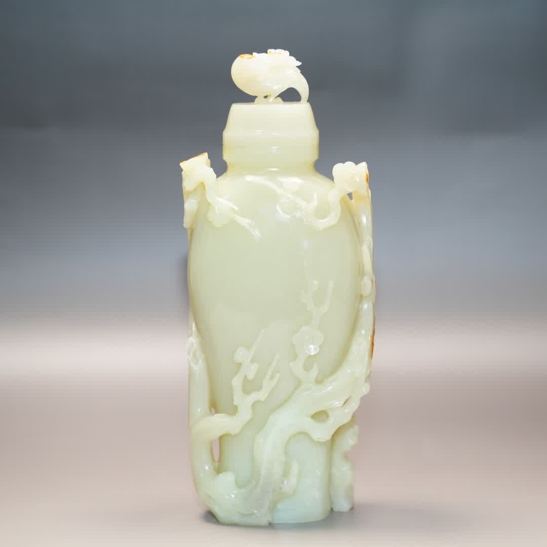 A Qing Dynasty Hetian jade seed material relief is happy to be on the eyebrow tip bottle (1 of 9)